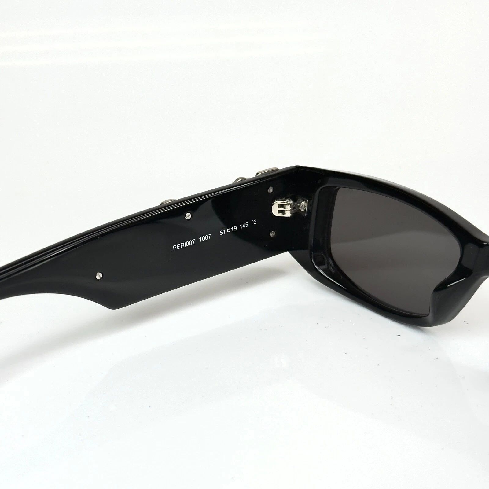 Palm Angels PALM ANGELS PERI007 007 ANGEL Black Geometric Sunglass Size ONE SIZE - 8 Thumbnail