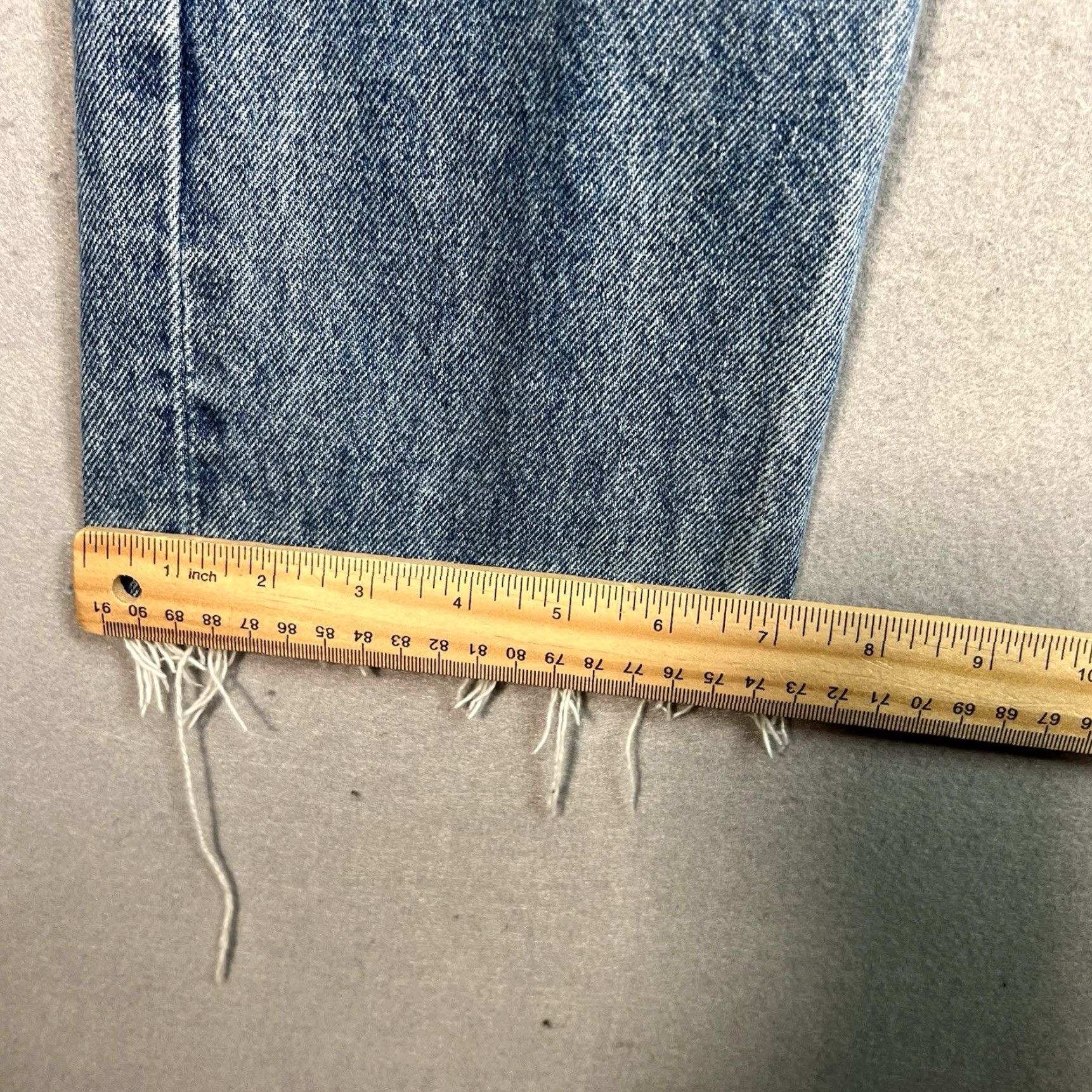 Levi's VINTAGE Levi's 511 Jeans Mens Adult 33 x 30 Blue Light Wash Tapered Leg Raw Hem Denim Jeans Mens Size US 33 - 6 Thumbnail