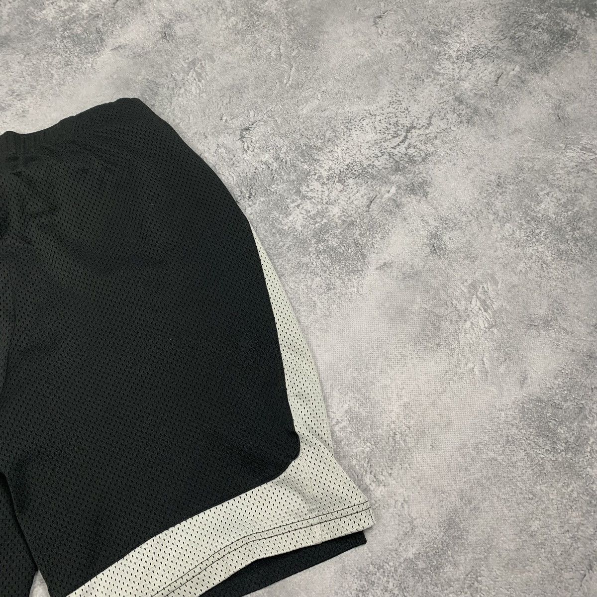 Nike Nike NSW Basketball Black Shorts Men’s Size XL Swoosh Logo Size US 34 / EU 50 - 16 Thumbnail