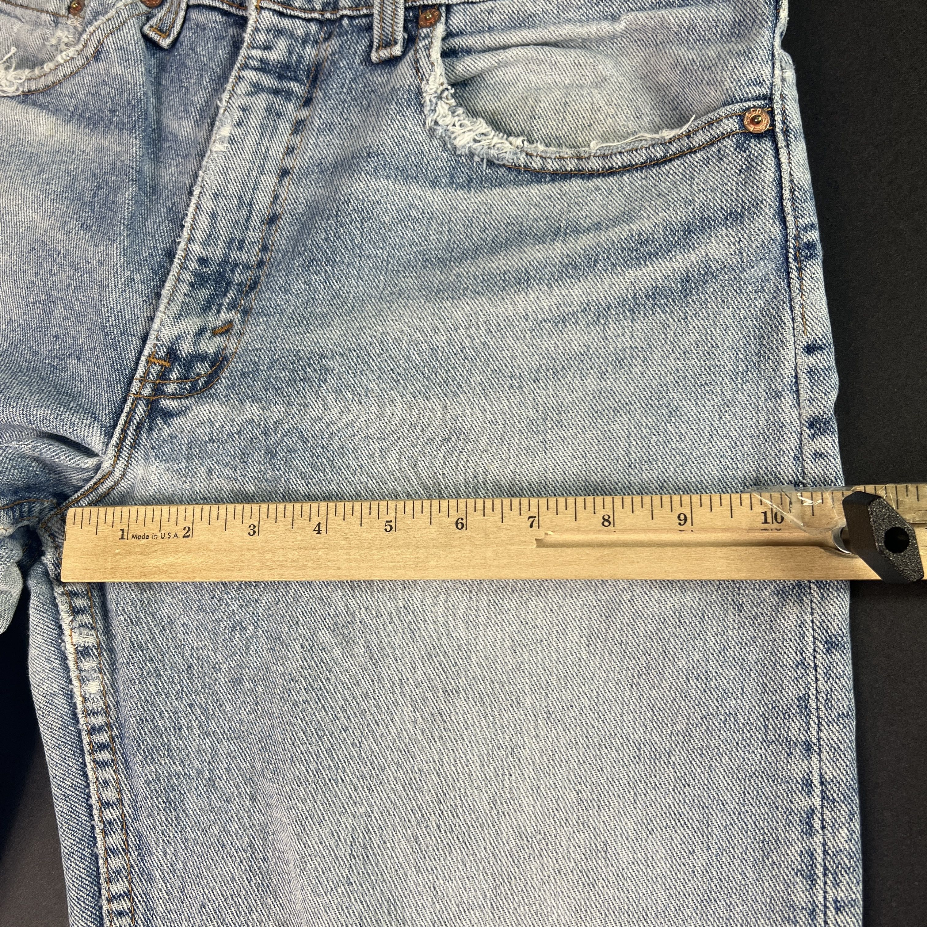 Levi's VTG 90s Levi's Jean 550 Relaxed Tapered Blue Thrashed Denim Size US 31 - 21 Thumbnail