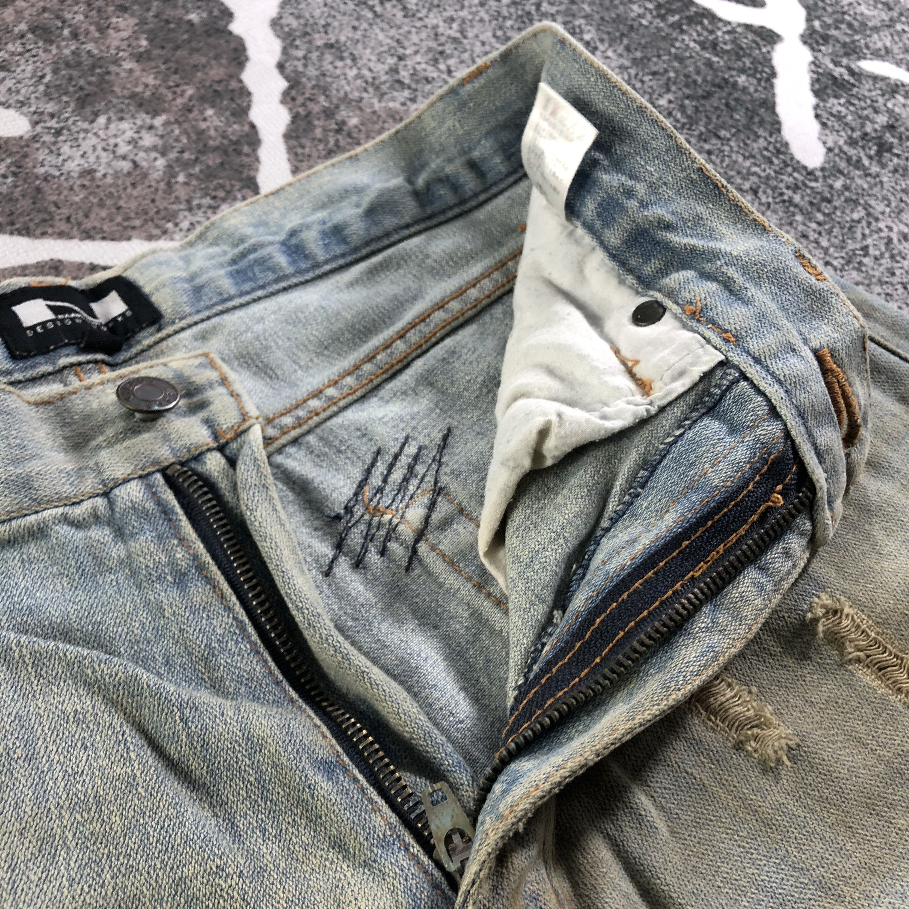 Japanese Brand Nylous Clothing Jeans Ripped Dirty Wash Denim KJ2895 Size US 32 / EU 48 - 8 Thumbnail