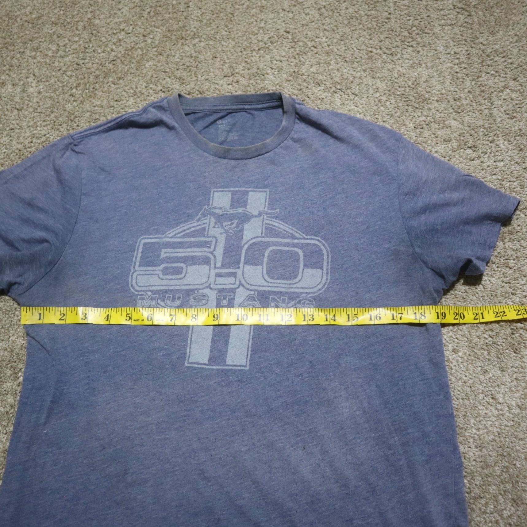 Gap Ford Mustang Racing Emblem Logo Graphic Tee Shirt Adult Men M Gray Cotton Shirt Mens M Ford Mustang Racing Emblem Logo Graphic Tee Size US M / EU 48-50 / 2 - 4 Thumbnail