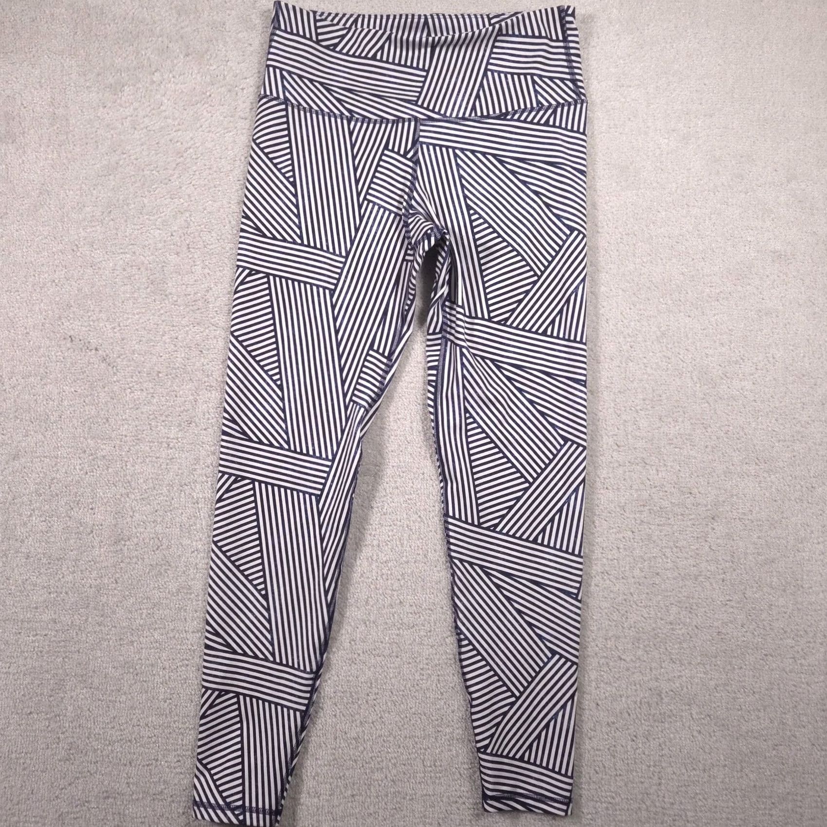 Old Navy Old Navy Go-Dry Leggings Womens Large Blue Stripe High Rise Ankle Athletic Yoga Size 36" / US 14 / IT 50 - 2 Thumbnail