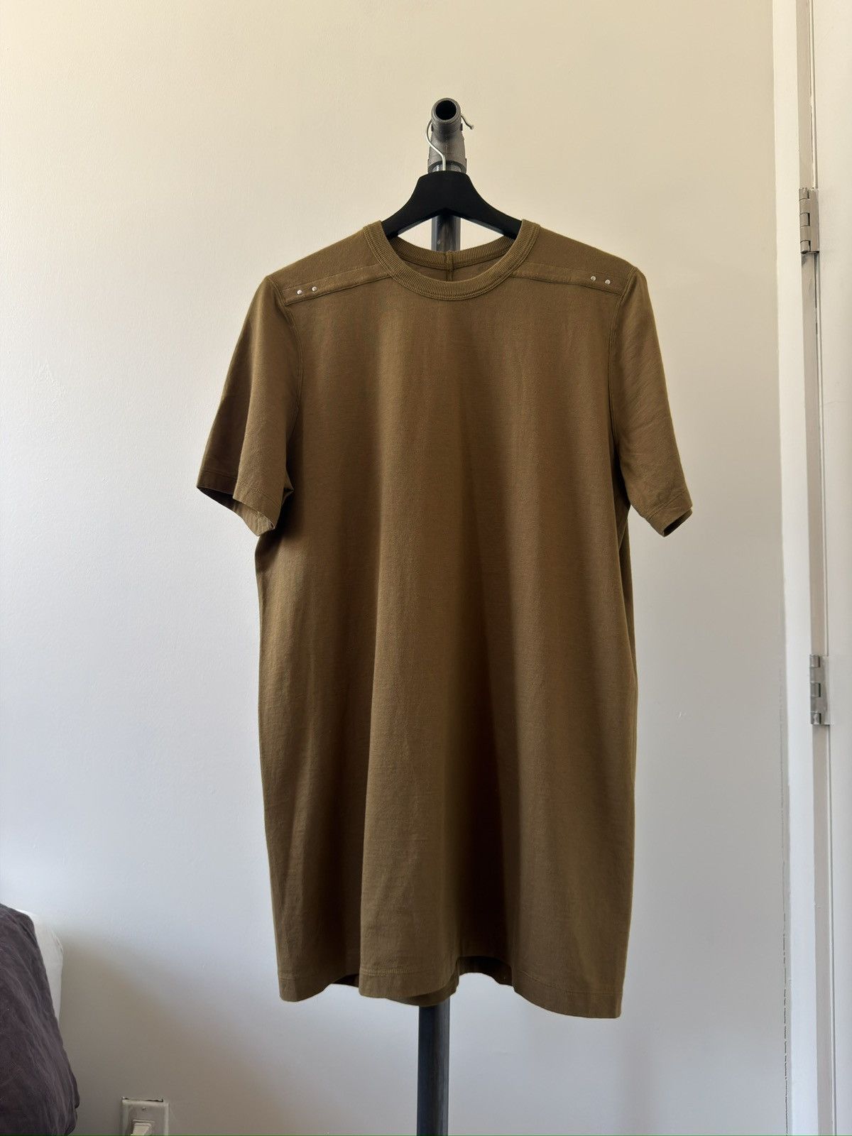 Rick Owens SS19 BABEL Mustard Rivet Level Tee Size US M / EU 48-50 / 2 - 1 Thumbnail