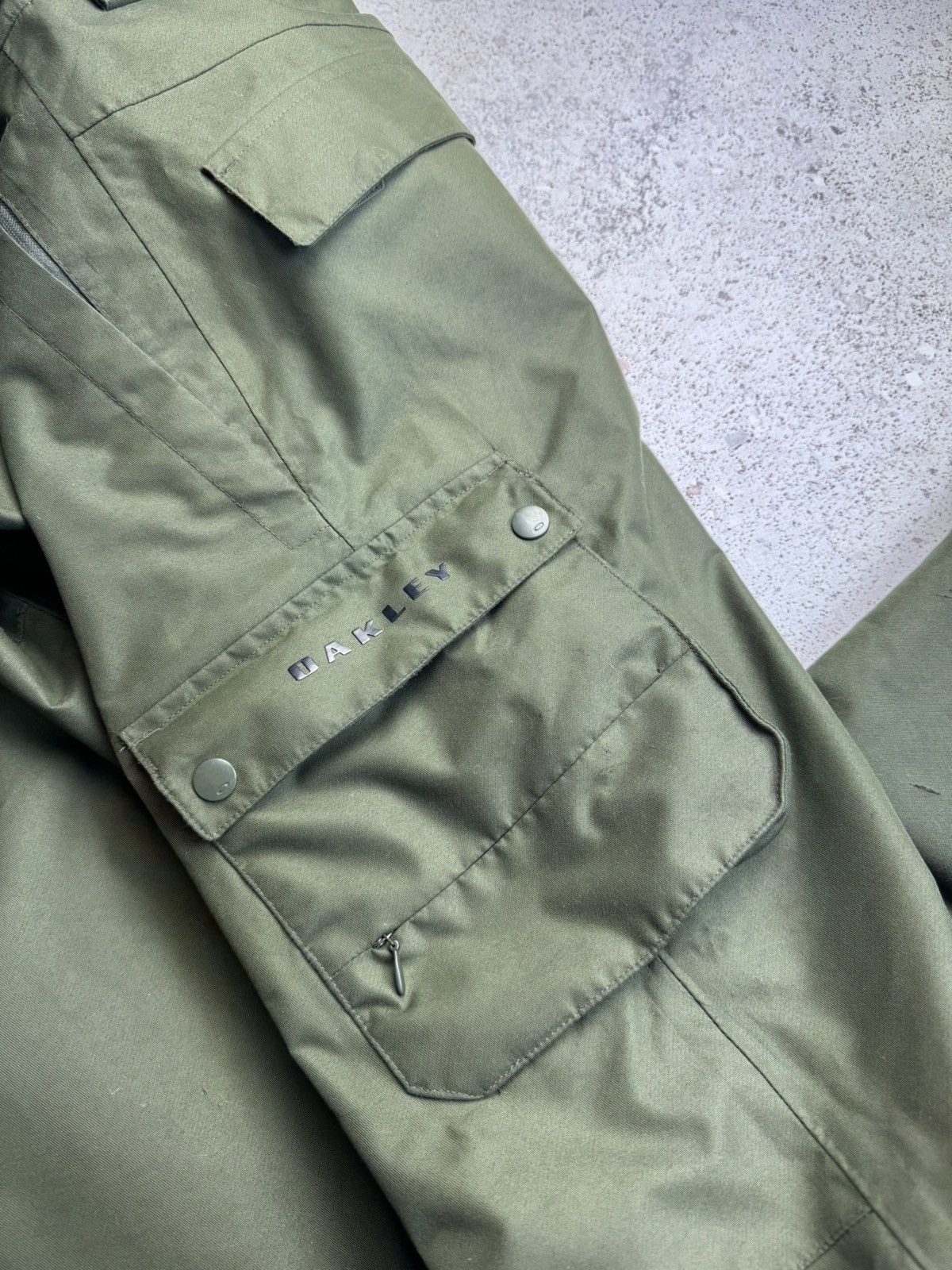 Oakley Vintage Oakley Multi-pocket Cargo Ski Pants Size M Size US 32 / EU 48 - 22 Thumbnail
