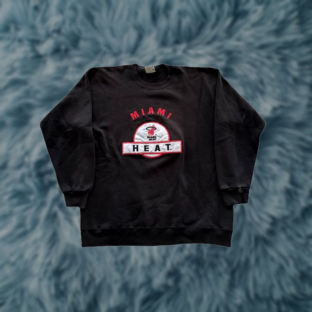 Nutmeg VINTAGE Nutmeg Sweatshirt Basketball 90s XL Men Pullover Black USA Heat Miami Style: 90s, Basketball, Pullover, Sweatshirt, XL, Black, Men Size US XL / EU 56 / 4 - 1 Thumbnail