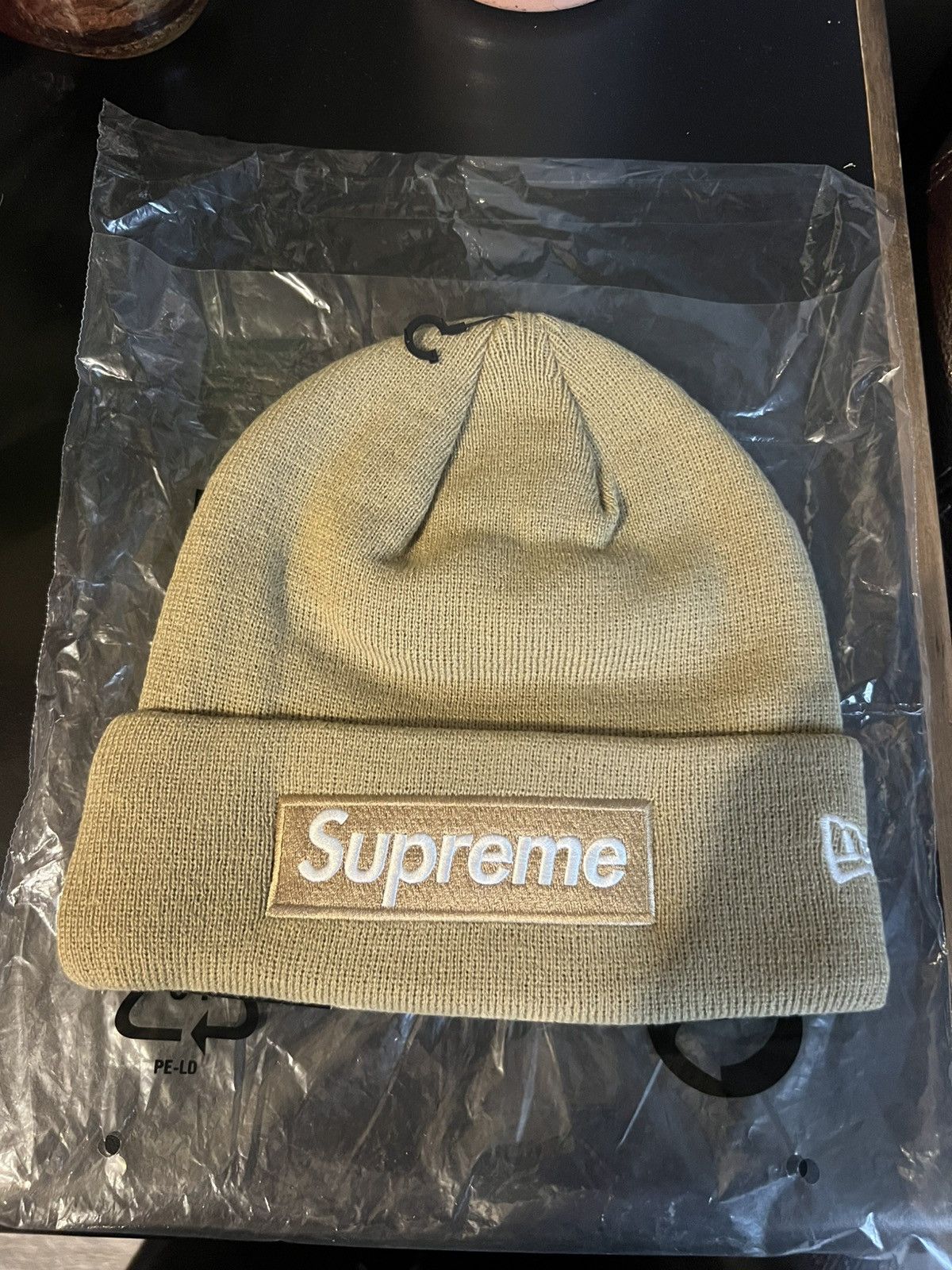 Supreme Supreme Box Logo Beanie Dark Sand FW23 Size ONE SIZE - 1 Thumbnail