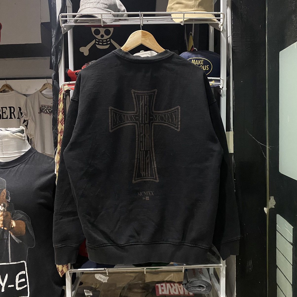 New Era MCMXX Big Logo Cross Sweatshirts Sweatshirts Hoodies