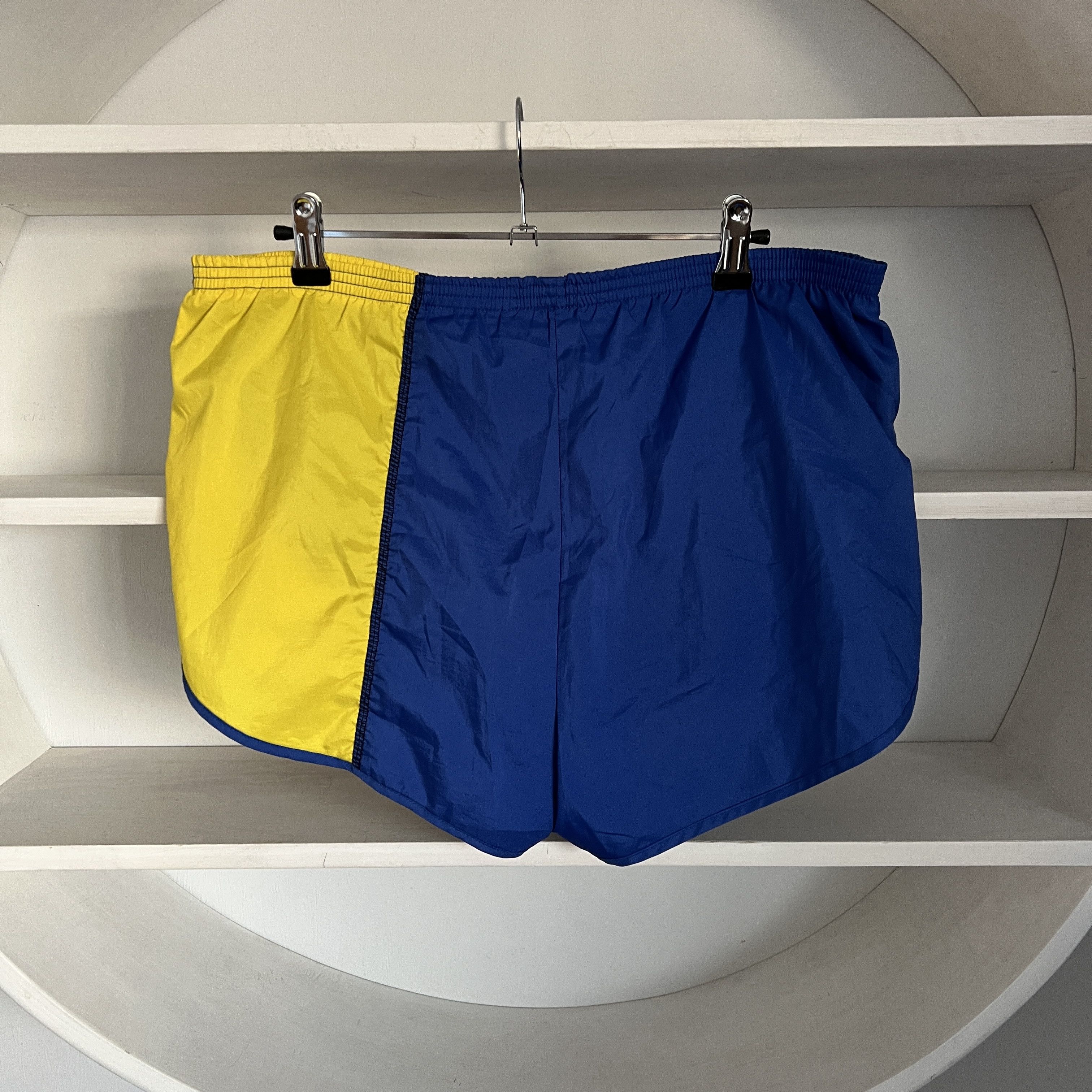 Nike Vintage Rare Nike 90’s Shorts Run Running Taiwan Deadstock M Size US 32 / EU 48 - 5 Thumbnail