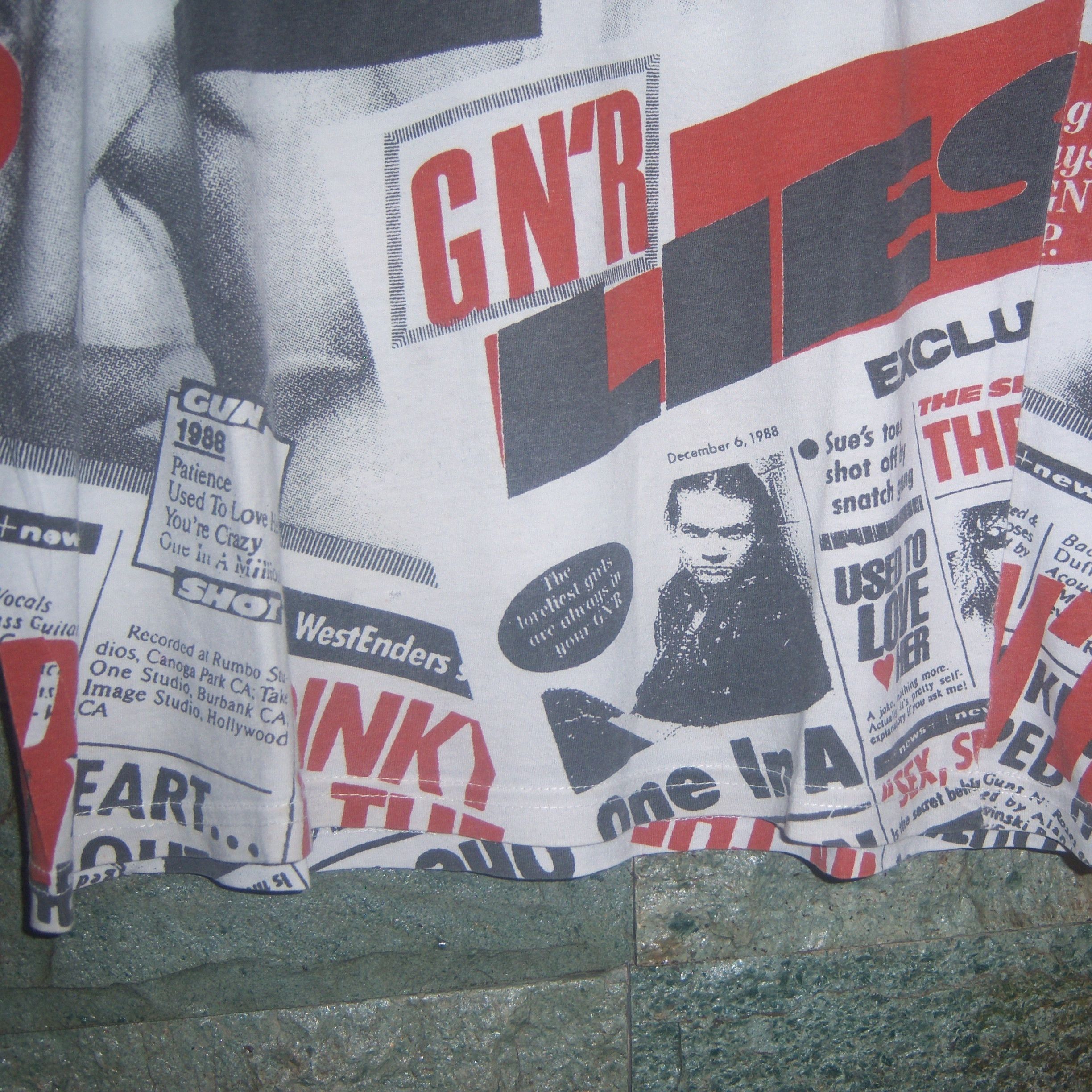 Band Tees × Guns N' Roses Guns And Roses Newspaper Lies Album Cover Size US S / EU 44-46 / 1 - 5 Thumbnail