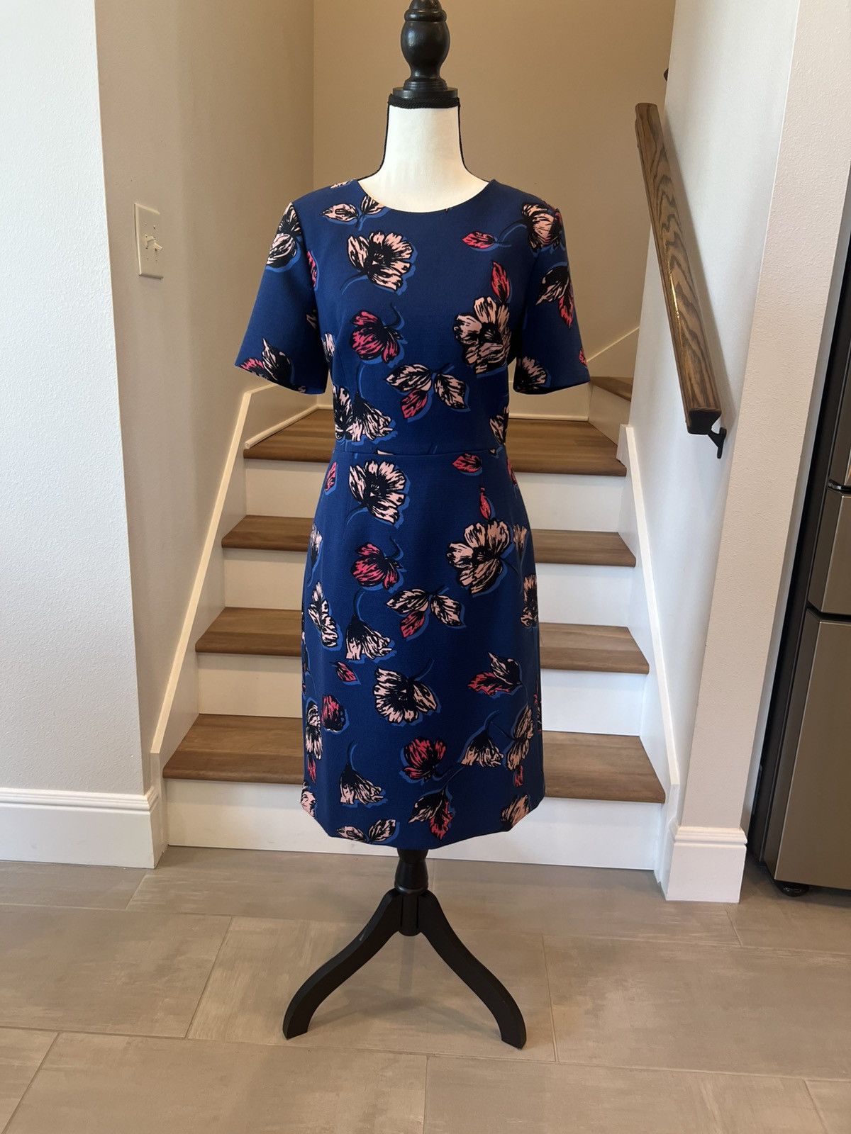 J.Crew J. Crew Sheath Dress With Flowers Size 10 Size L / US 10 / IT 46 - 1 Thumbnail