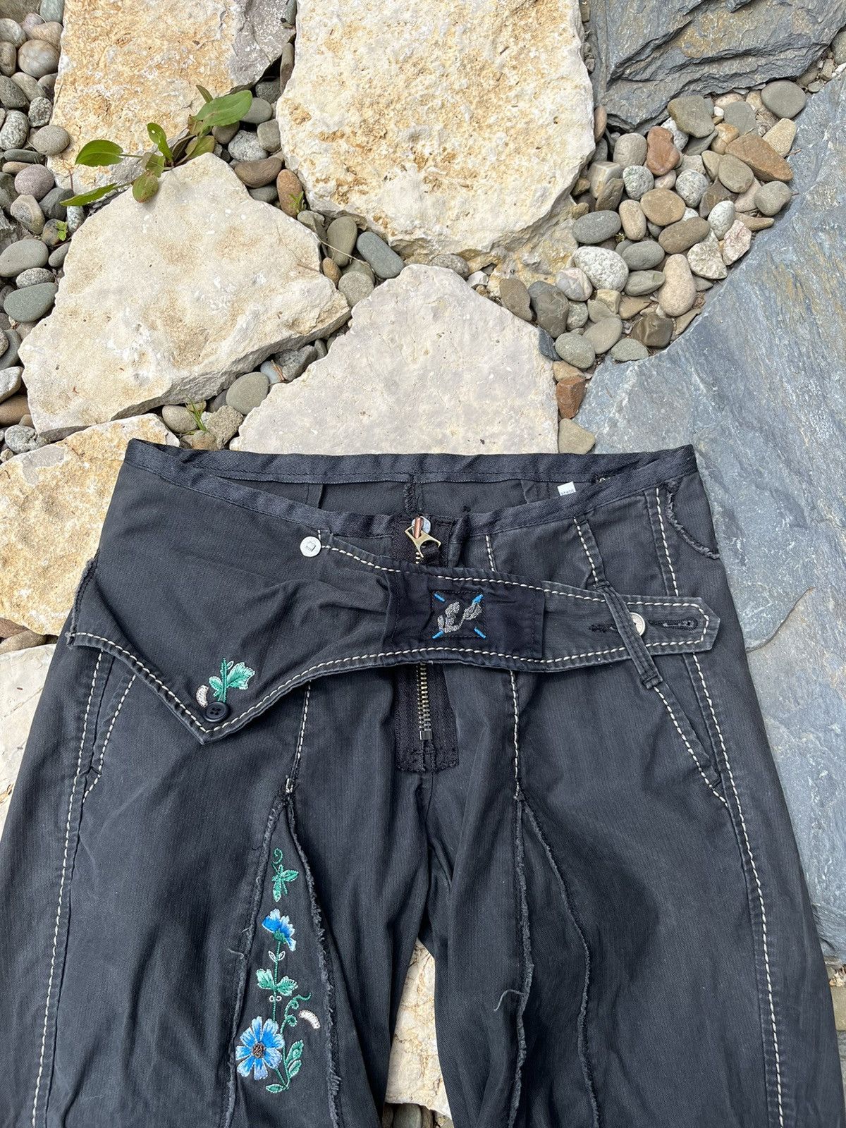 Marithe + Francois Girbaud Vintage Marithe Francois Girbaud floral y2k bondage pants Size 26" / US 2 / IT 38 - 3 Thumbnail
