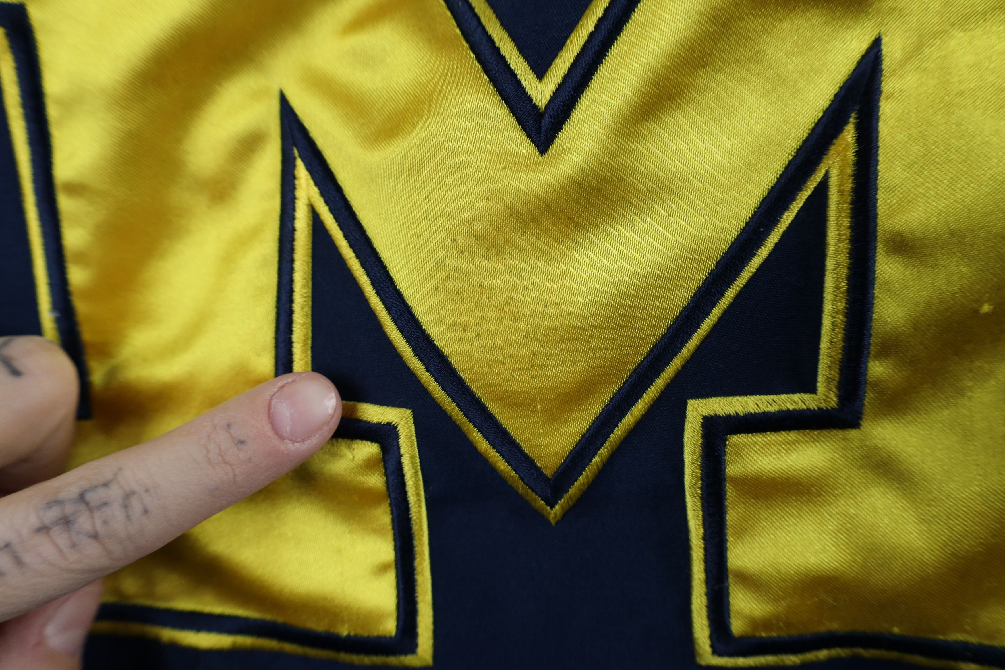 Vintage Vintage 90s University of Michigan Windbreaker Jacket Size US XL / EU 56 / 4 - 6 Thumbnail