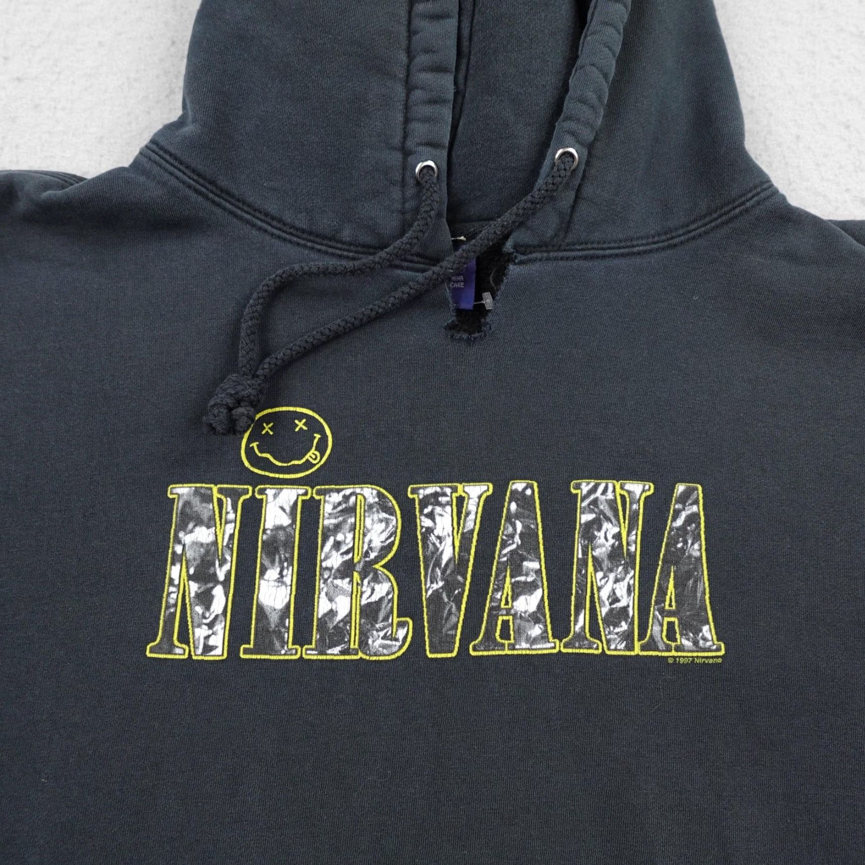 Vintage VINTAGE Nirvana Hoodie Mens M Black 1997 Grunge 90s Smiley Face Graphic Print Sweatshirt Pullover Size US M / EU 48-50 / 2 - 3 Thumbnail