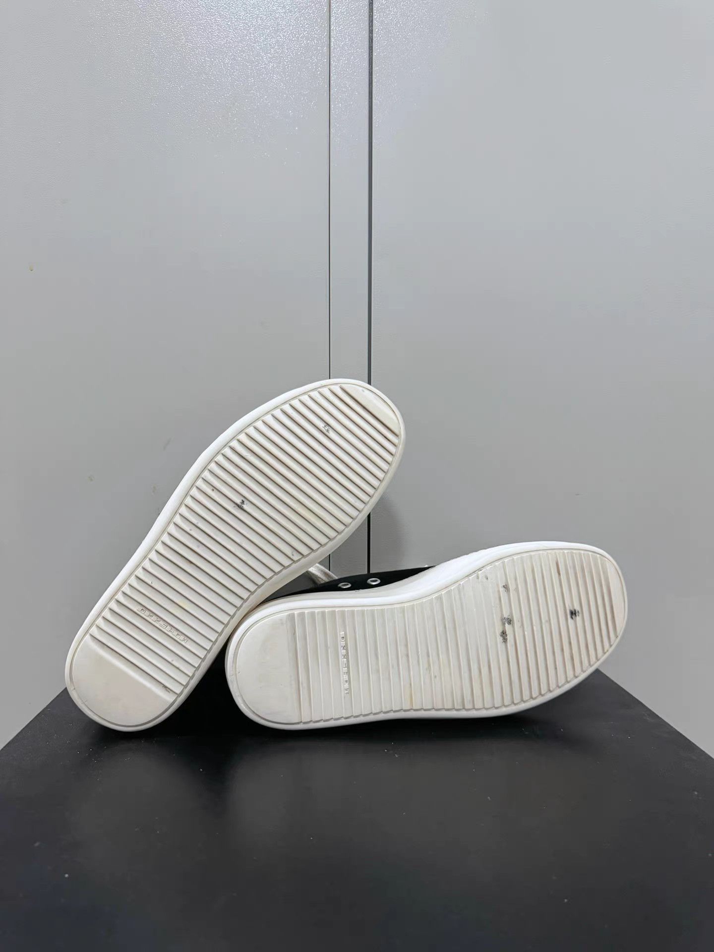 Rick Owens Drkshdw Rick Owens Drkshdw low-top Converse sneakers Size US 6 / EU 39 - 4 Thumbnail