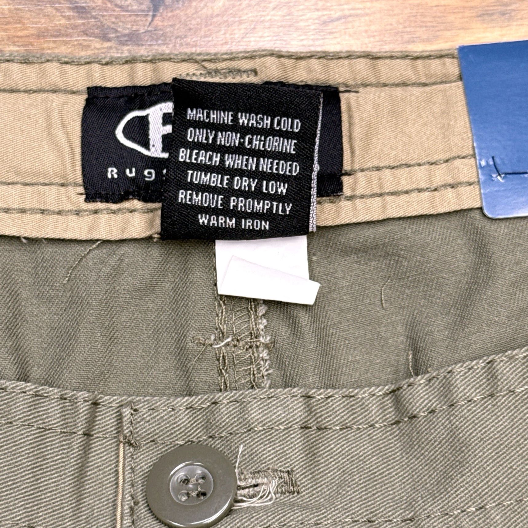 Vintage Rugged Wear Mens Cargo Shorts 40 Olive Green Drawstring New User: Rugged Wear Mens Cargo Shorts 40 Olive Green Drawstring New Size US 40 / EU 56 - 5 Thumbnail