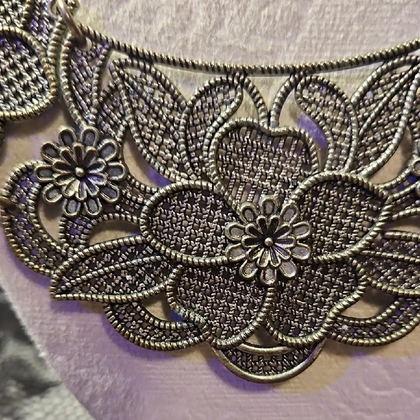 Other Elegant Silver Floral Necklace Size ONE SIZE - 2 Thumbnail