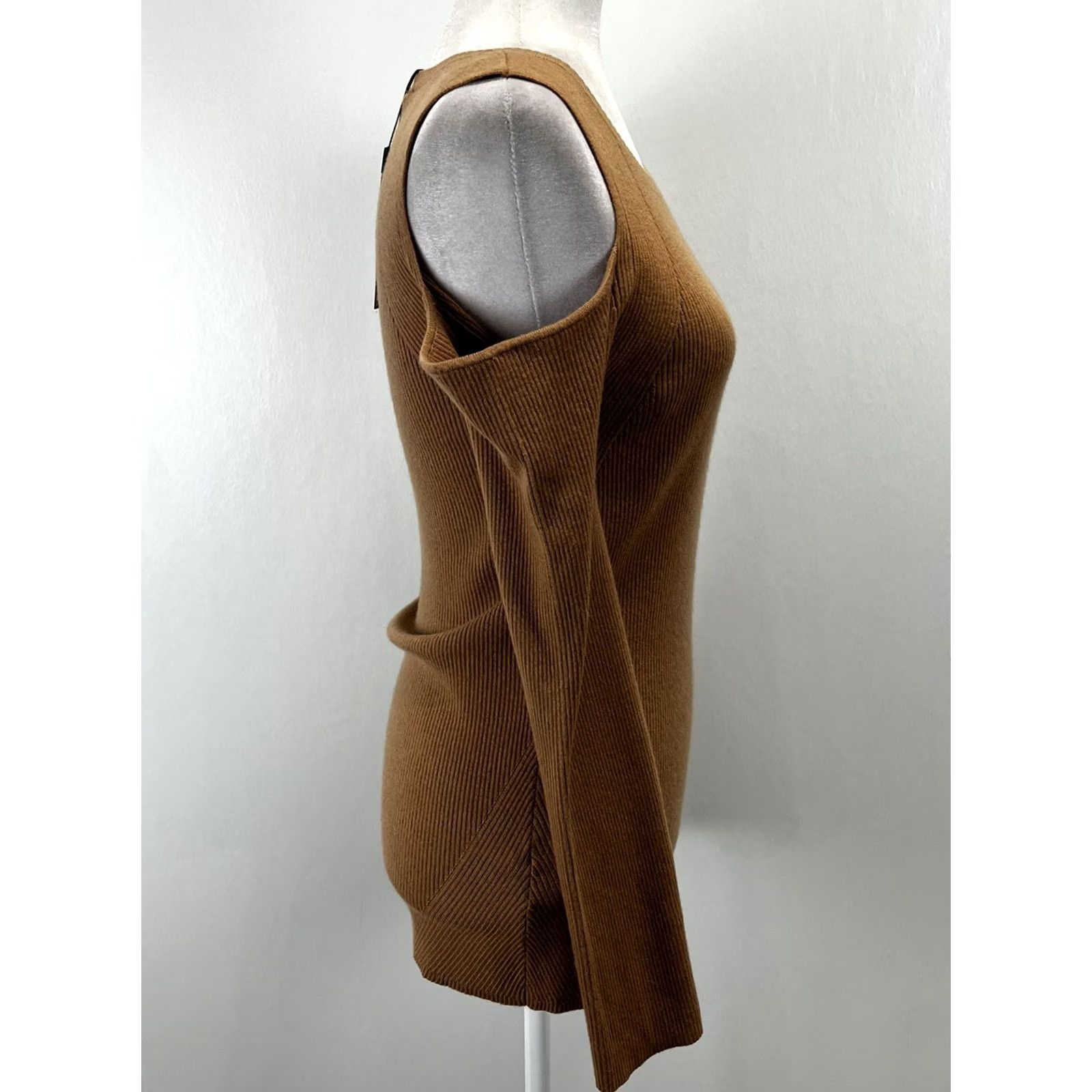 Bcbgmaxazria BCBGMAXAZRIA Sweater Womens L Cold Shoulder Ribbed Wool Cashmere Blend Beige Long Sleeve Round Neck Pullover Y2K Academia Old Money Vintage Style Size L / US 10 / IT 46 - 4 Thumbnail