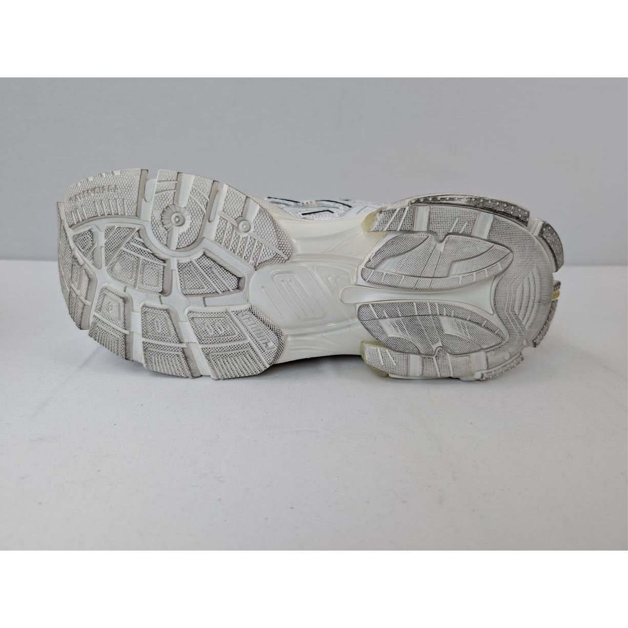 Balenciaga o1rshd1 Monocolor Runners in White Size US 11 / EU 44 - 13 Thumbnail