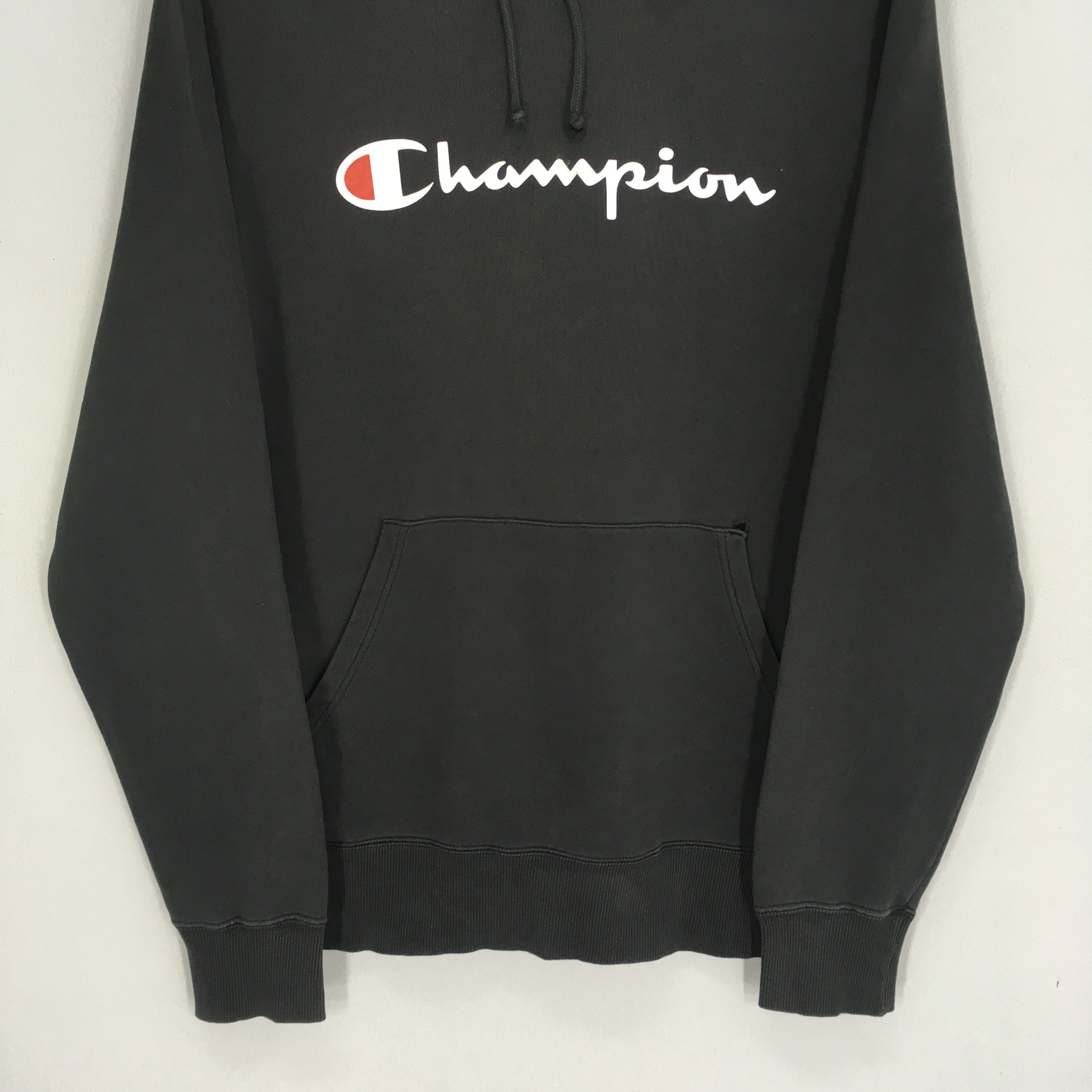 Champion Vintage Champion Black Sweater Large Champion - 365 Size US L / EU 52-54 / 3 - 5 Thumbnail