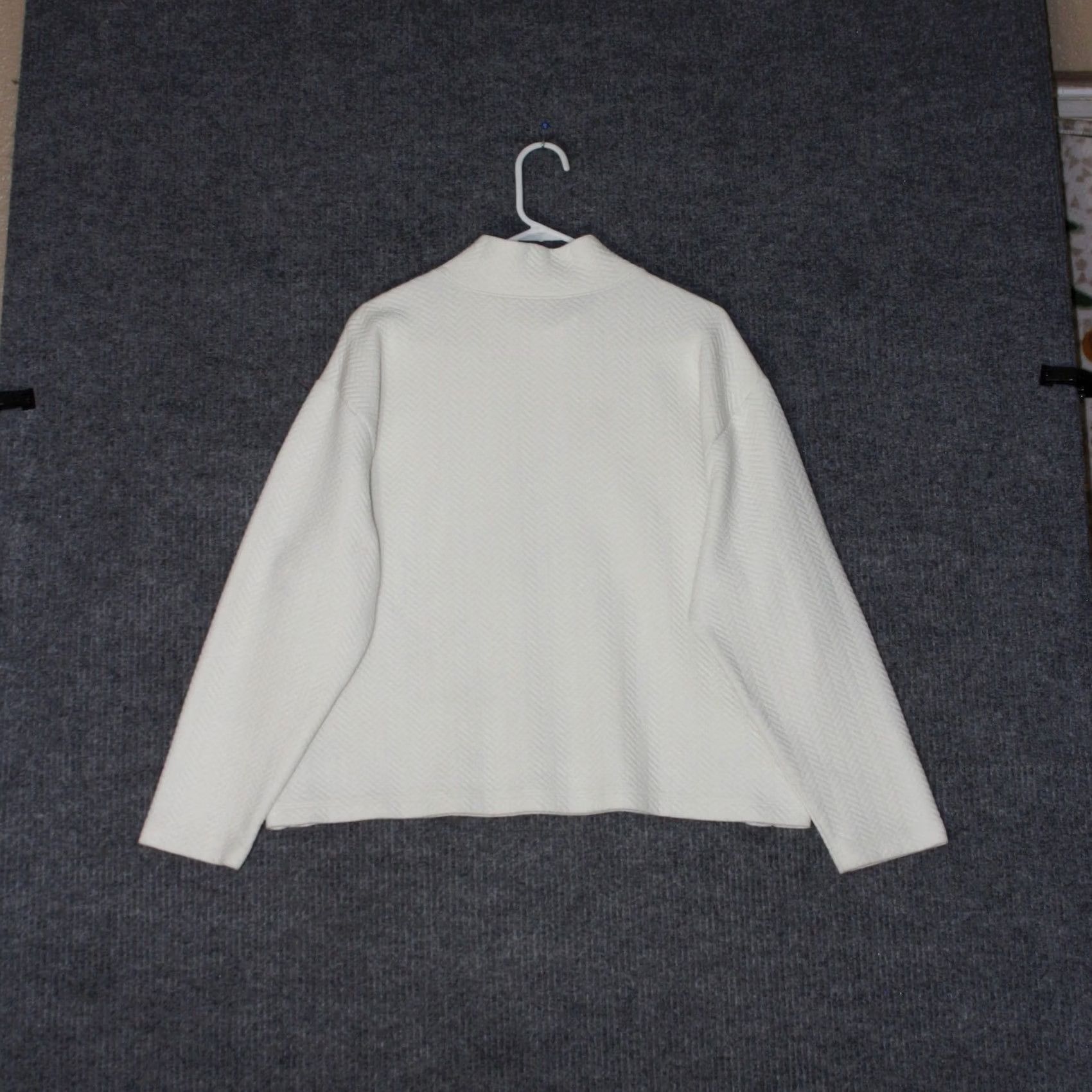 J.Crew J.CREW Quilted Mock Neck Sweatshirt Womens XL Ivory Gold Button Side Detail Size XL / US 12-14 / IT 48-50 - 5 Thumbnail