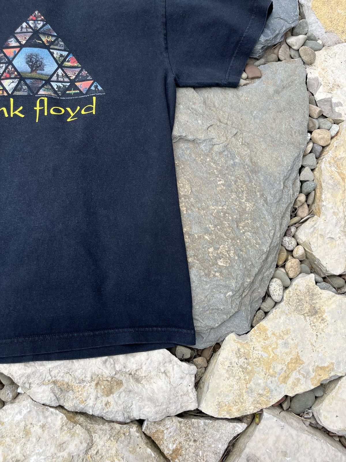 Band Tees × Pink Floyd × Vintage Vintage Pink Floyd 2005 rare t-shirt band tee triangle tree Size US M / EU 48-50 / 2 - 6 Thumbnail
