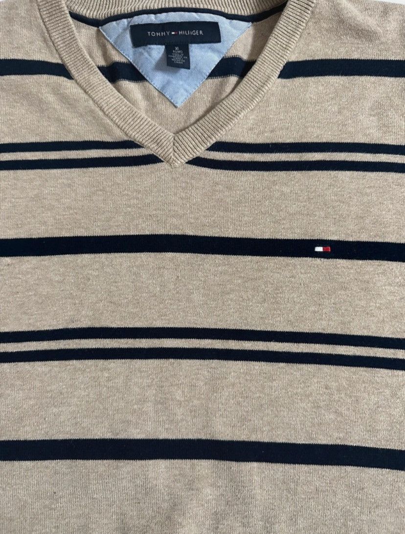 Tommy Hilfiger Tommy Hilfiger Striped V-Neck Sweater - Beige/Navy Size US XL / EU 56 / 4 - 4 Thumbnail