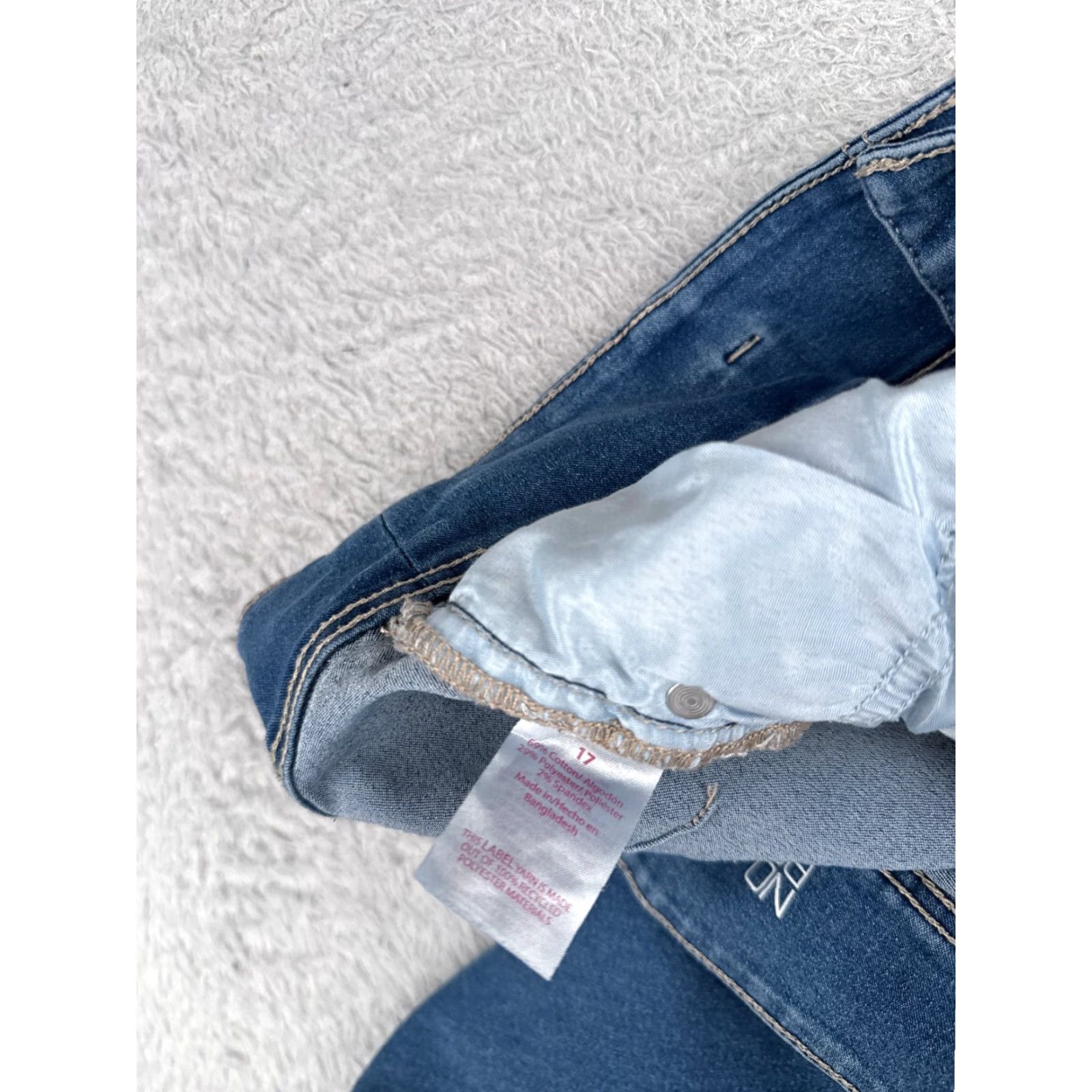 Vintage VINTAGE No Boundaries Jeans Womens Skinny 5-Pocket Denim Blue 32x24 Juniors 17 High Rise Cotton Stretch 24 in Inseam Classic Wash Denim jeans Size 38" / US 16 / IT 52 - 7 Thumbnail