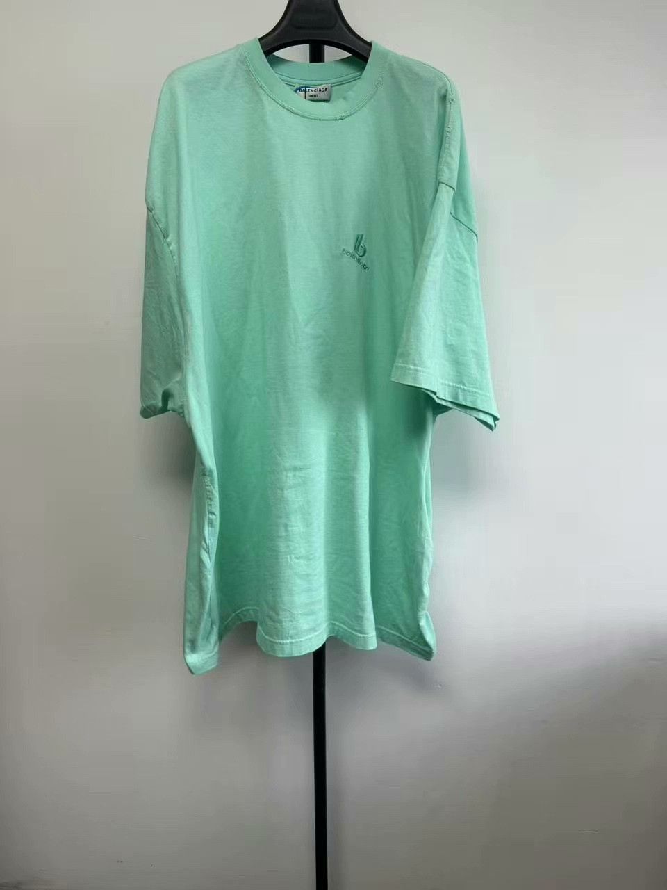 Balenciaga Balenciaga Distressed Solid Crewneck Tee Size L / US 10 / IT 46 - 1 Thumbnail