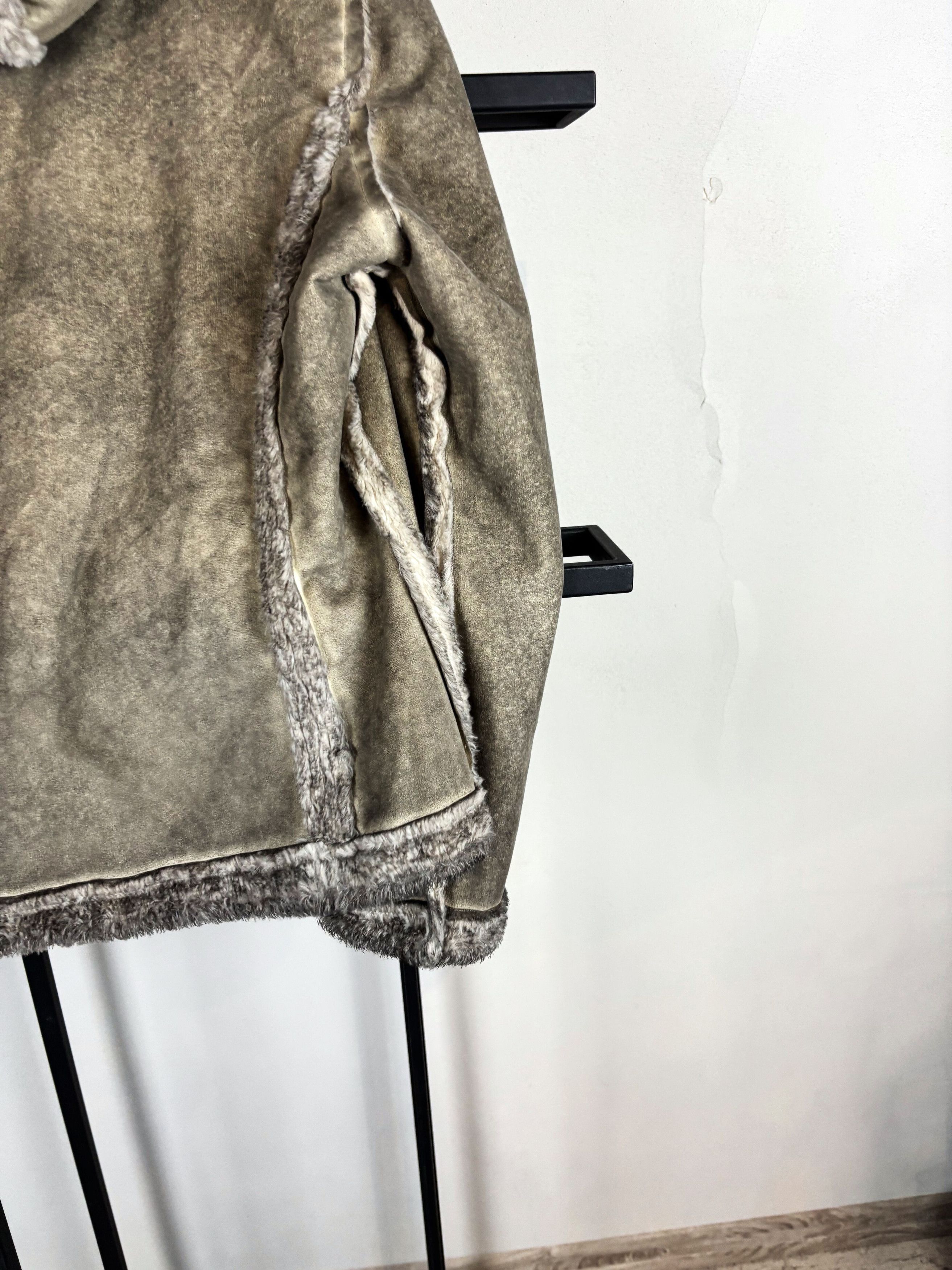 Vintage Vintage Shearling Toggle Jacket Hooded Y2K Grunge Streetwear Size US M / EU 48-50 / 2 - 7 Thumbnail