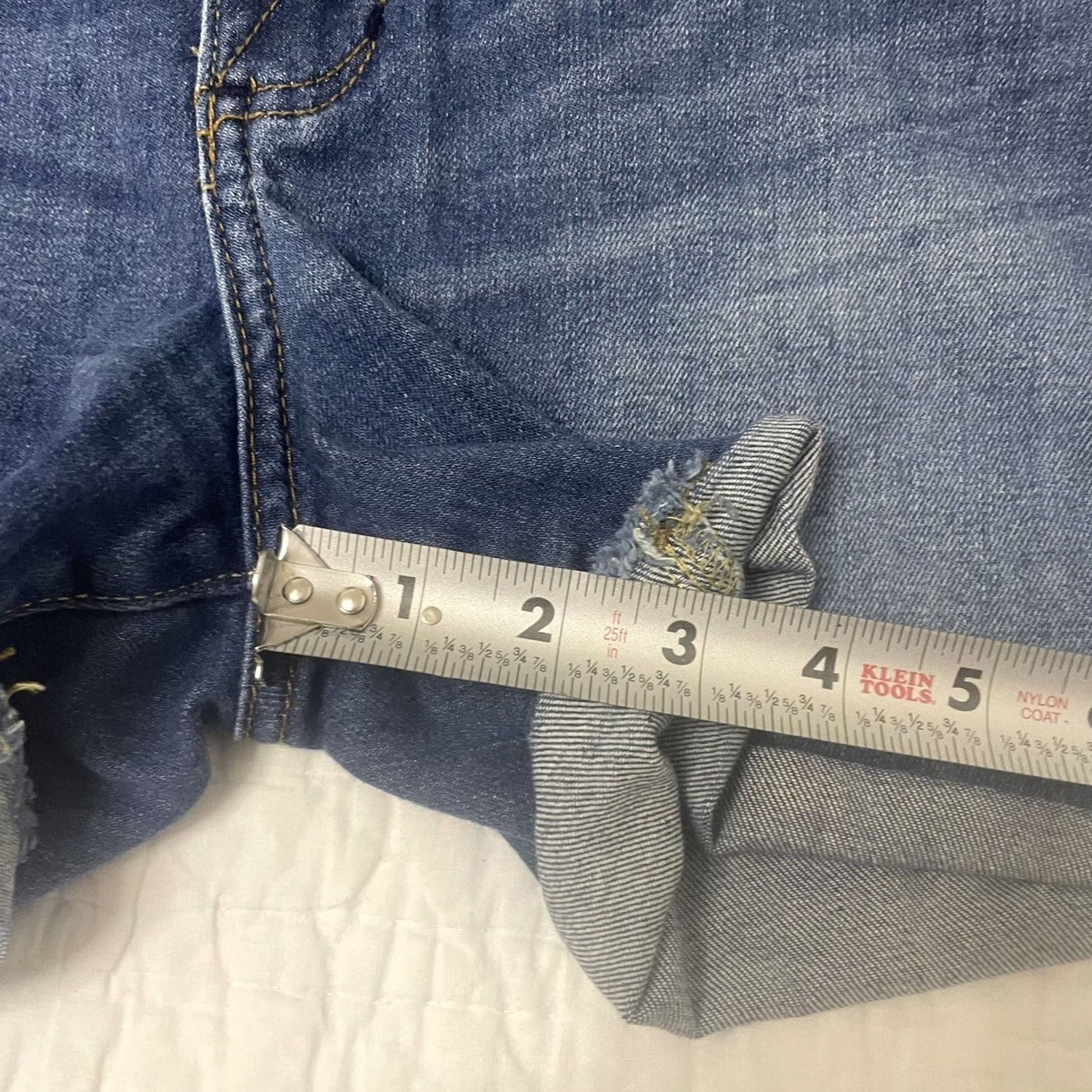 Vintage Rock & Republic Bumpershoot Cut Off Distressed Jean Shorts Low Rise Womens Sz 10 Casual Denim 5-Pocket Stretch Blue Womens Pre-owned Size 27" / US 4 / IT 40 - 6 Thumbnail