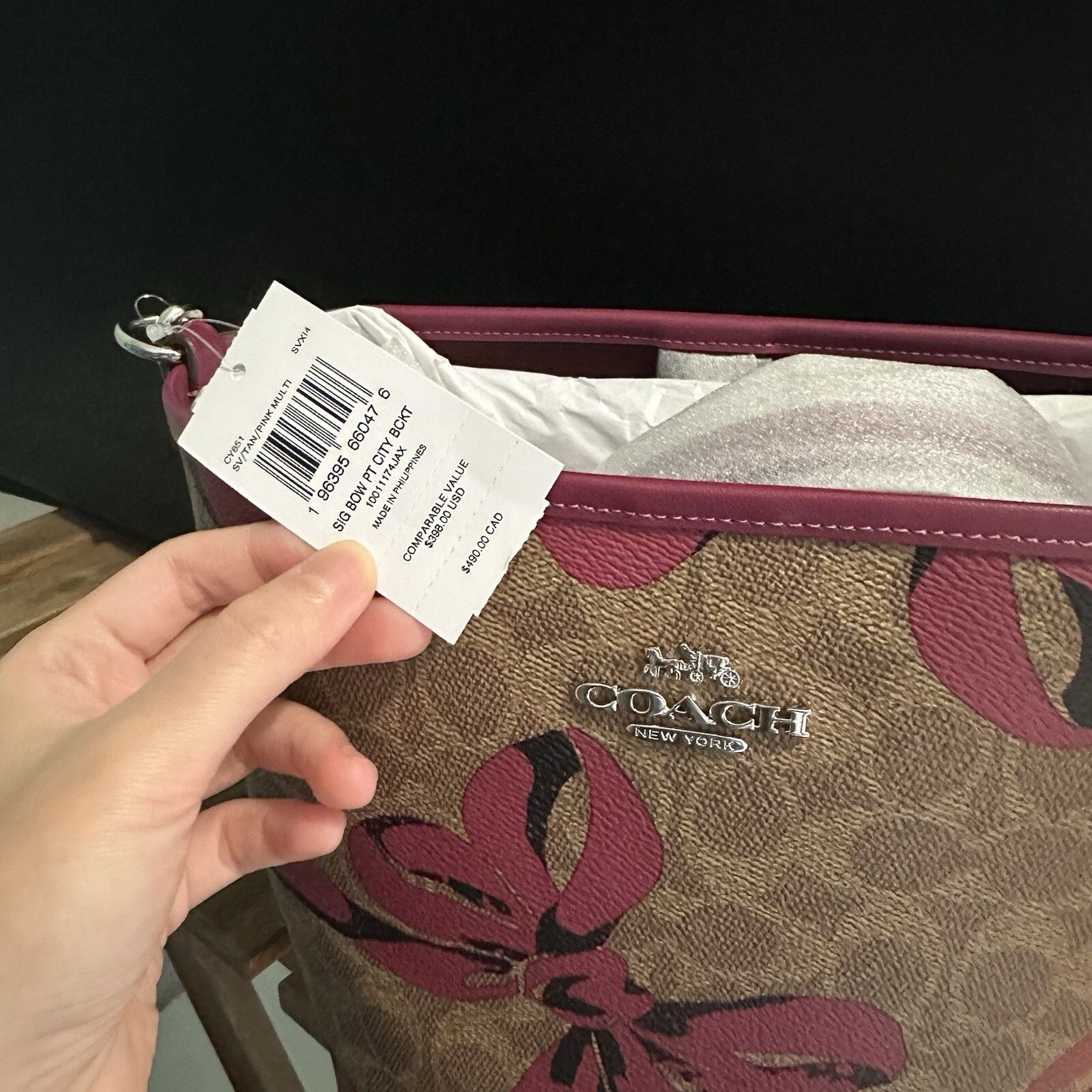 Coach NWT Limited Coach City Bucket Bag Signature Canvas Bow CY651 Size ONE SIZE - 9 Thumbnail