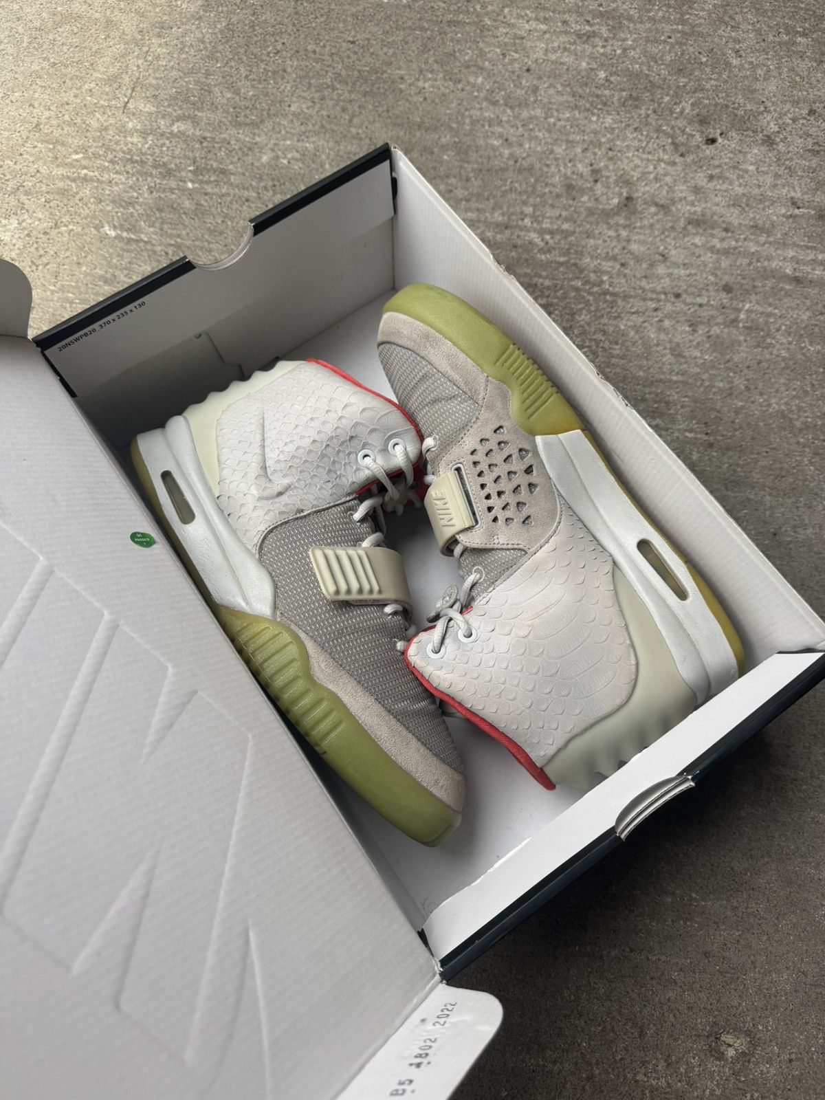 Kanye West × Nike NIKE AIR YEEZY 2 PURE PLATINUM SOLAR RED KANYE SIZE 11 Size US 11 / EU 44 - 6 Thumbnail