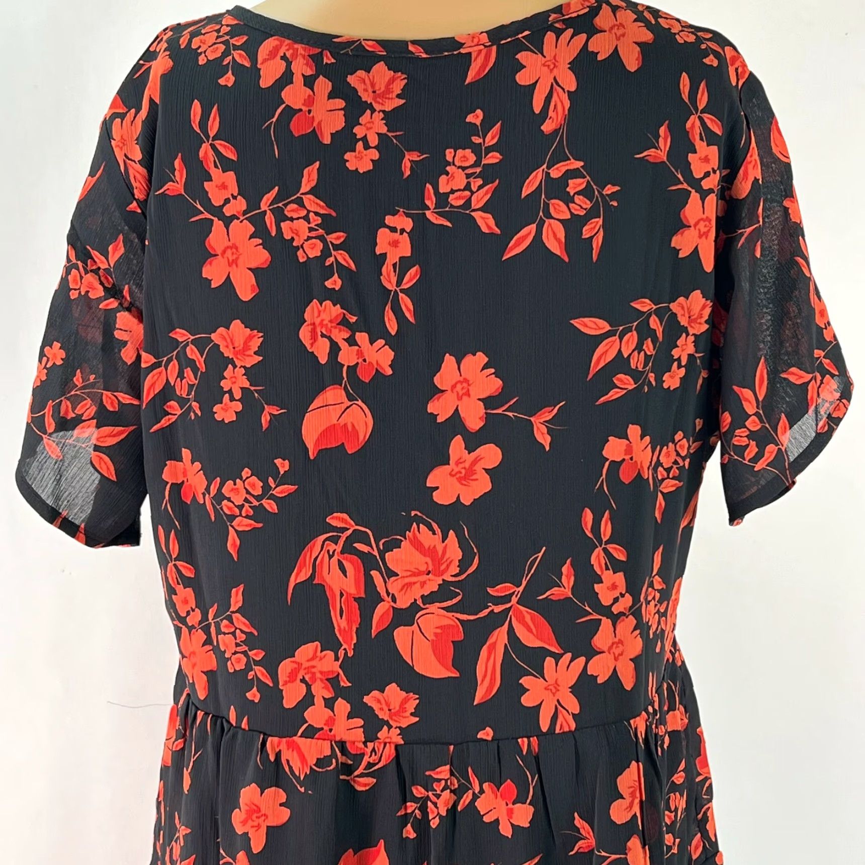 Vintage VINTAGE Floral Print Black Fit & Flare Dress Medium Flutter Sleeves Tie Neck Casual Womens Size M / US 6-8 / IT 42-44 - 4 Thumbnail