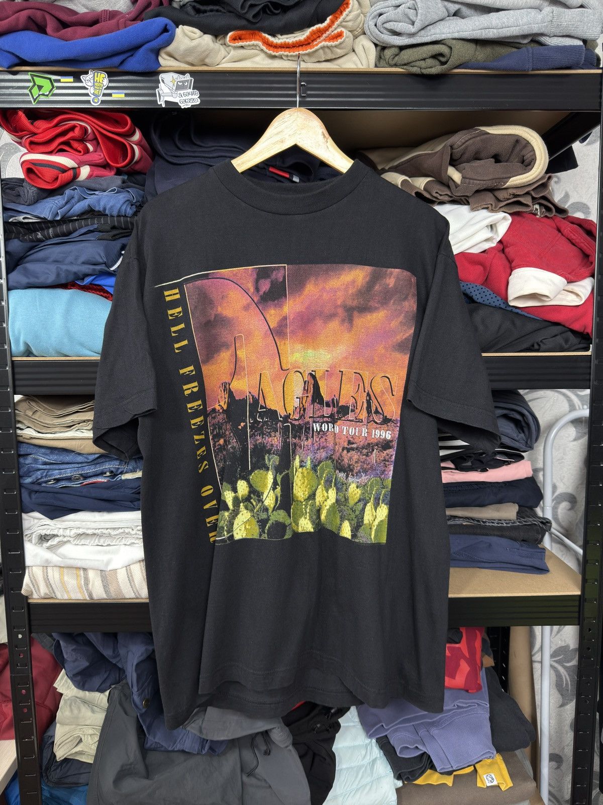 Band Tees × Vintage Vintage 90s EAGLES Hell Freezes Over World Tour 1994 T-Shirt Size US L / EU 52-54 / 3 - 12 Thumbnail