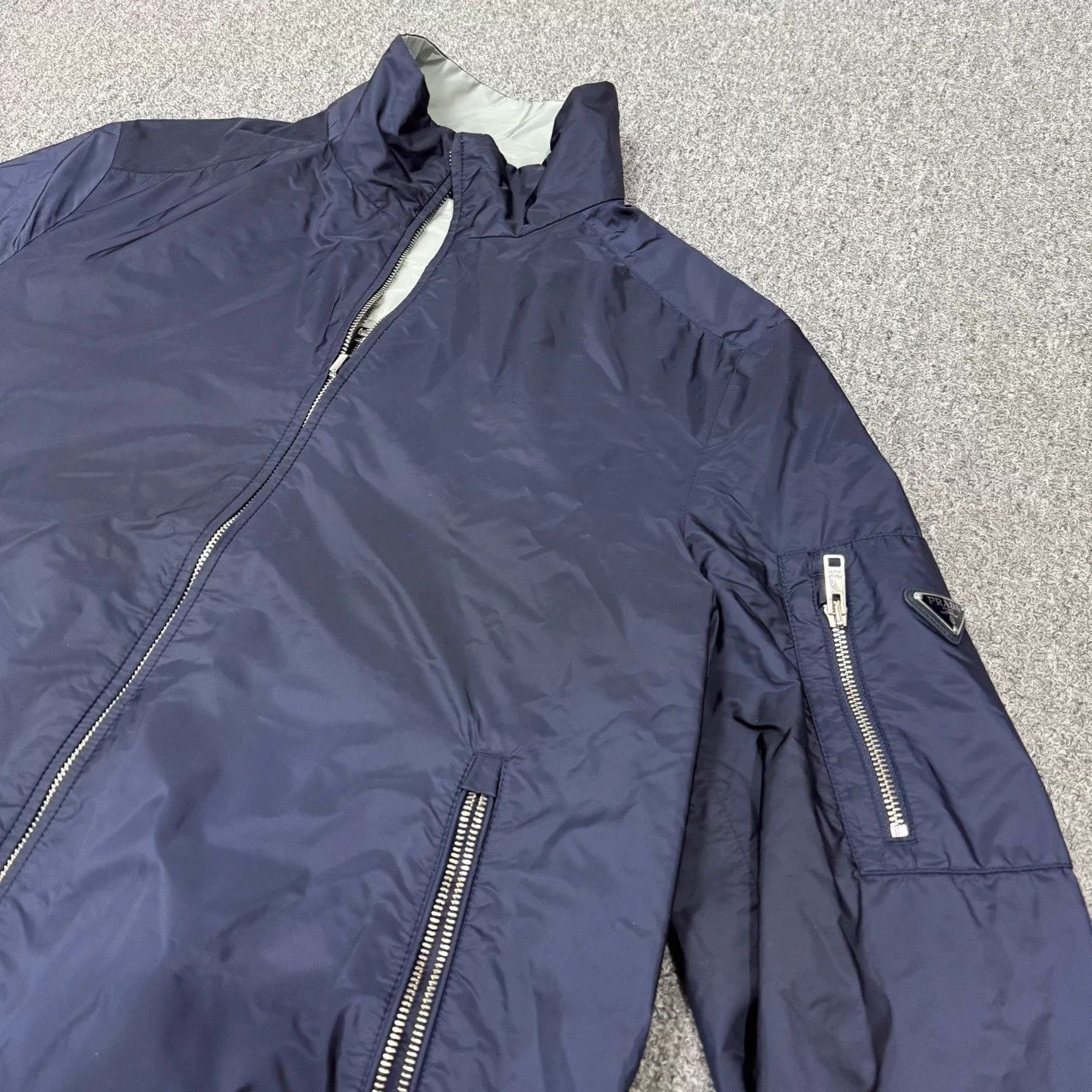 Prada Prada recycled nylon triangle logo 2-sided 52 99new jkt Size US L / EU 52-54 / 3 - 3 Thumbnail