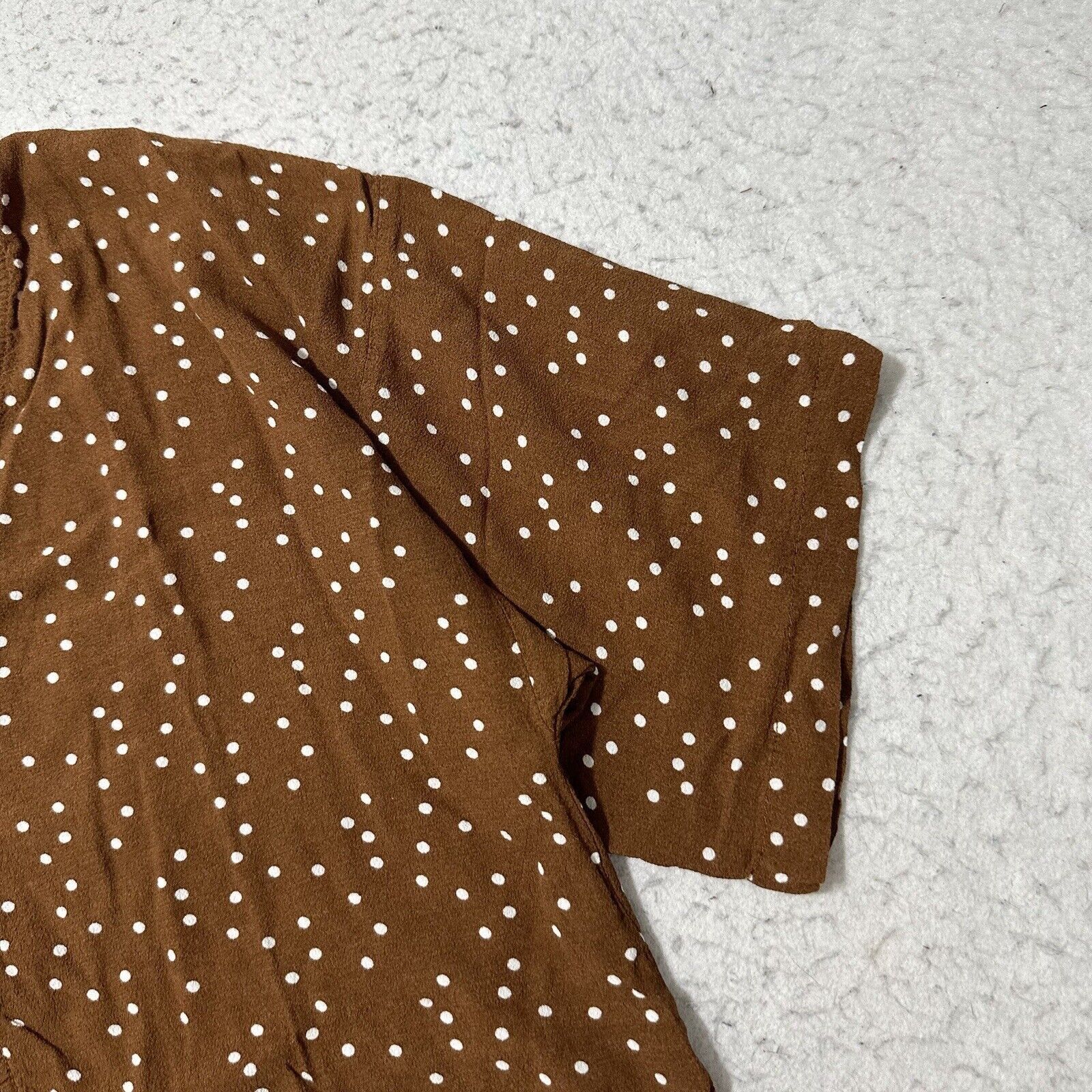 Forever 21 Forever 21 Medium Brown White Polka Dot V-Neck Blouse Size M / US 6-8 / IT 42-44 - 5 Thumbnail
