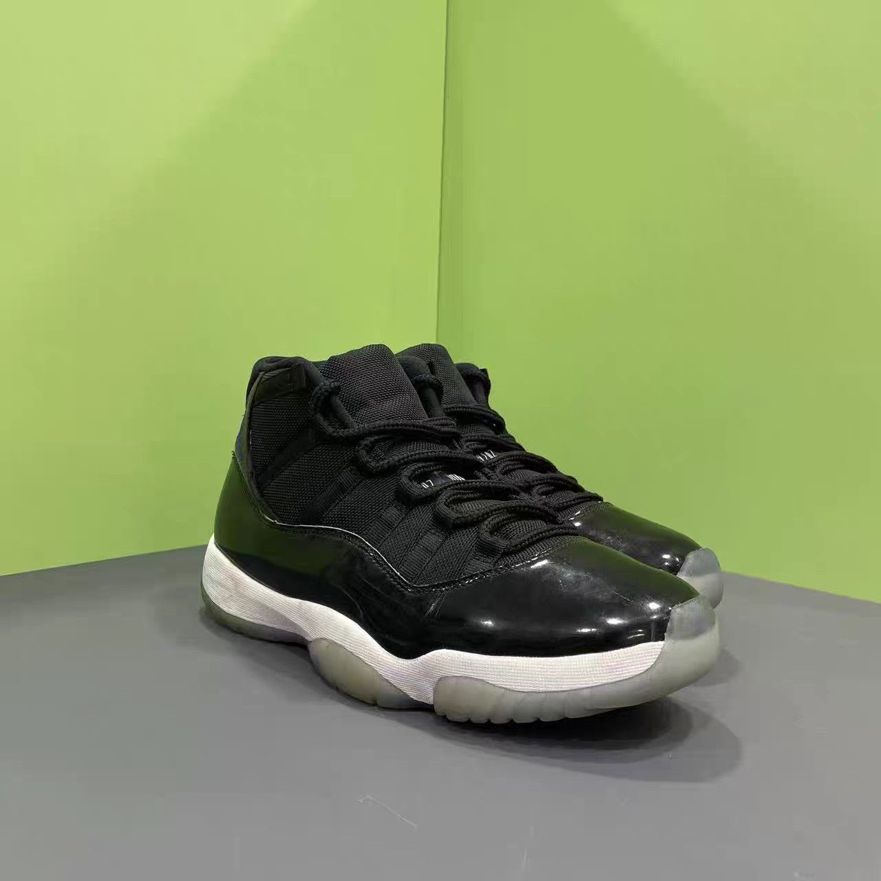 Jordan Brand Air Jordan 11 Space Jam K15 Size US 11.5 / EU 44-45 - 3 Thumbnail