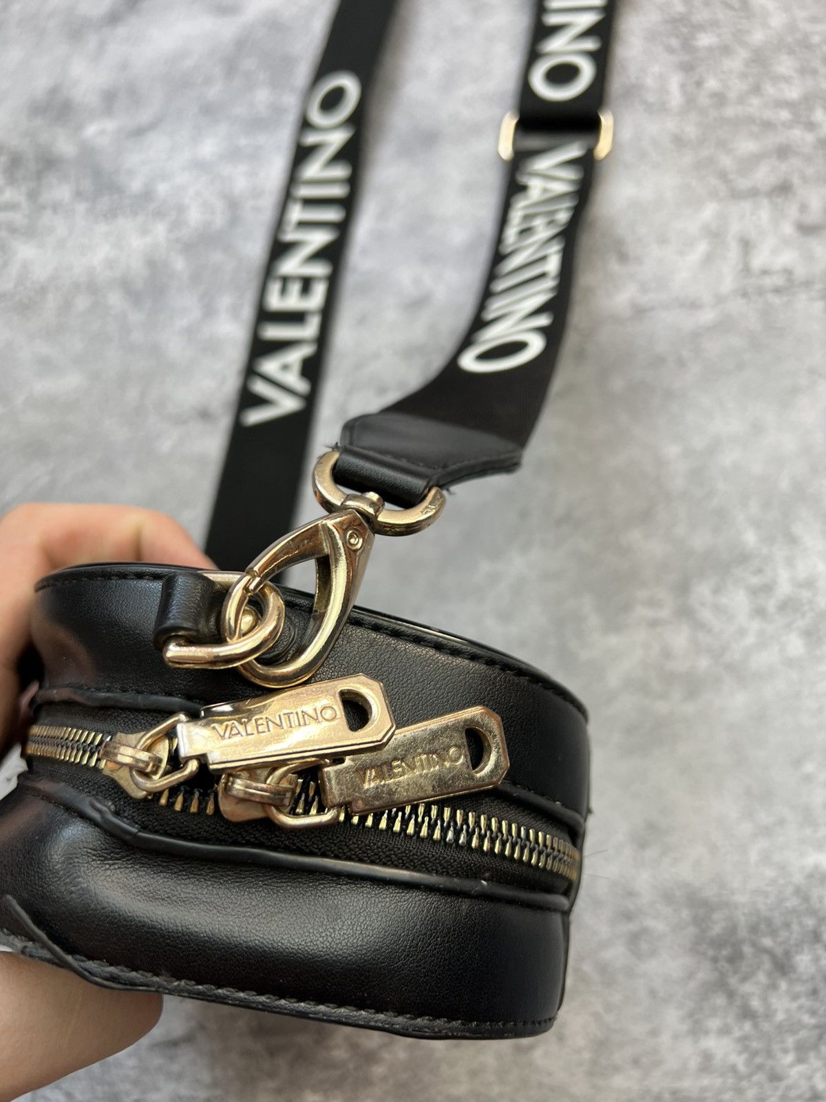 Vintage Styled Valentino Leather Bag Womens Size ONE SIZE - 4 Thumbnail