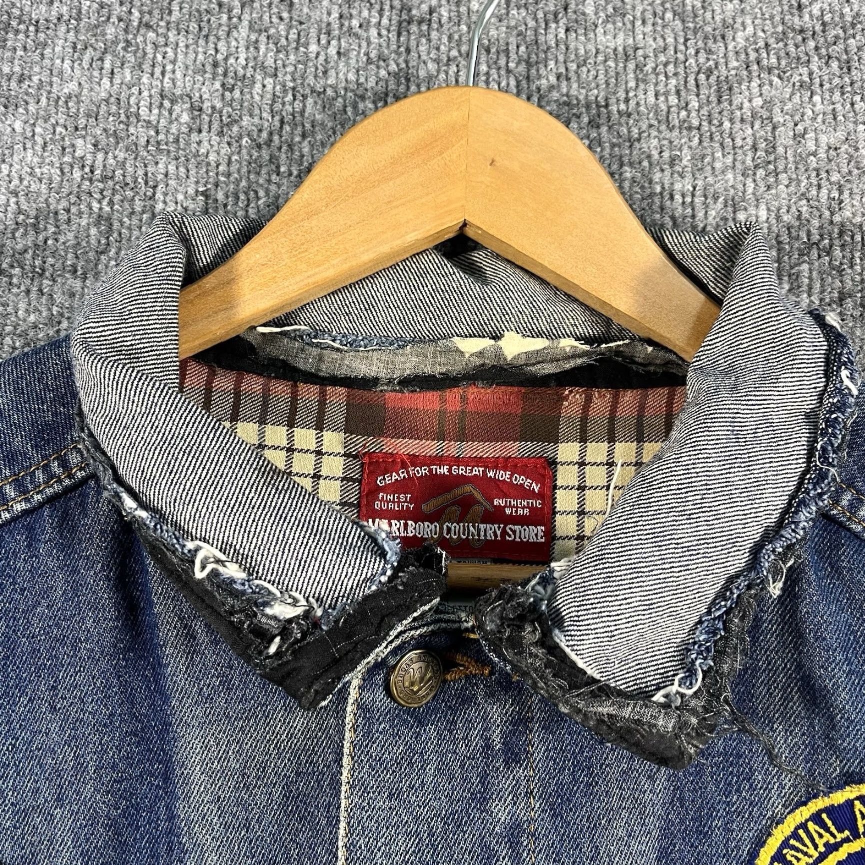 Marlboro VINTAGE Marlboro Country Store Jean Jacket XL Blue Denim Biker 90s Patches Mens Size US 36 / EU 52 - 7 Thumbnail
