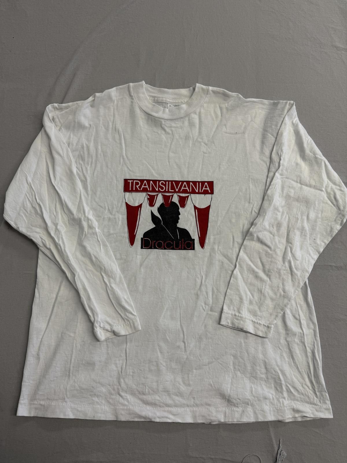 Fruit Of The Loom Vintage Transilvania Dracula Long Sleeve T-shirt Art Teeth Size US XL / EU 56 / 4 - 1 Thumbnail