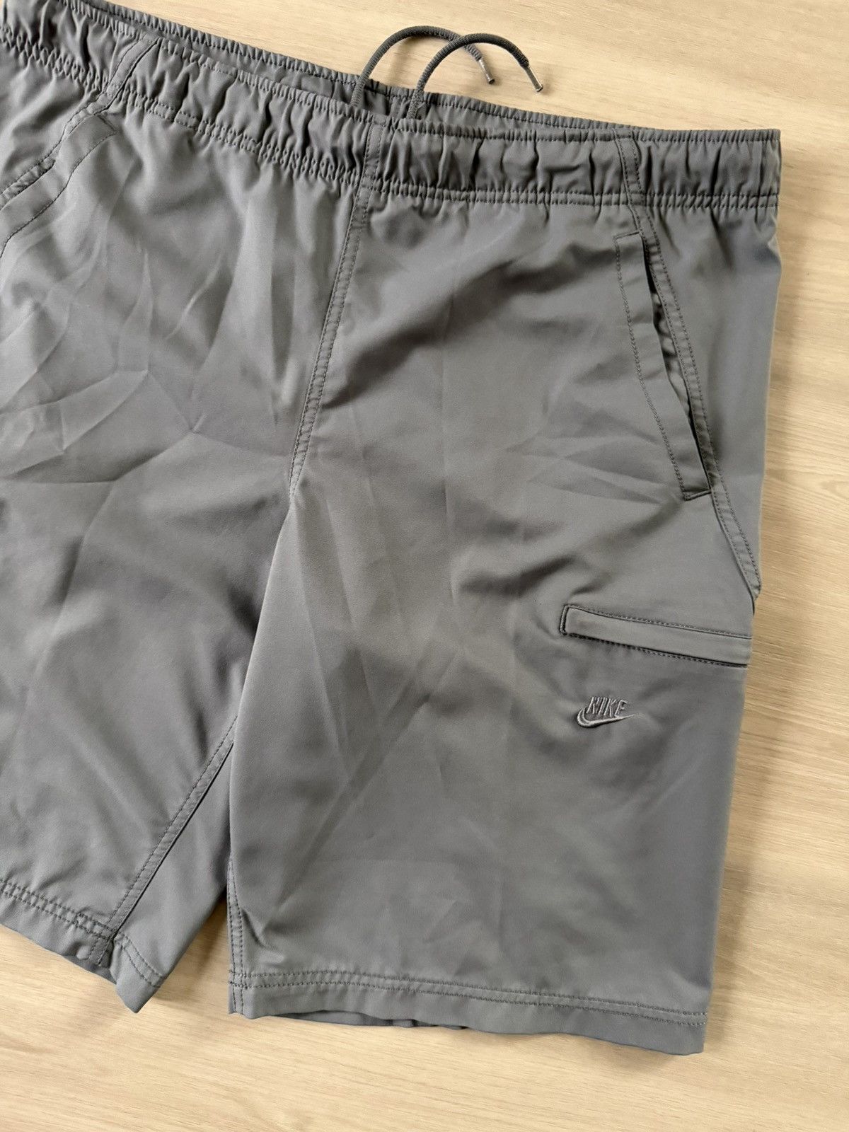 Nike Vintage Nike Cargo Pocket Shorts Gray Sz XL Size US 36 / EU 52 - 2 Thumbnail