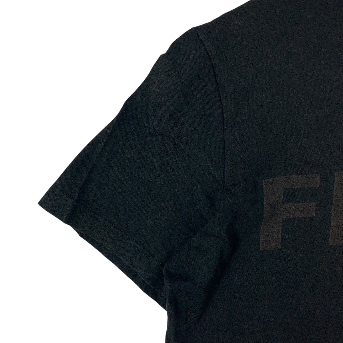Fendi Vintage FENDI big spellout designer tee Size US M / EU 48-50 / 2 - 6 Thumbnail