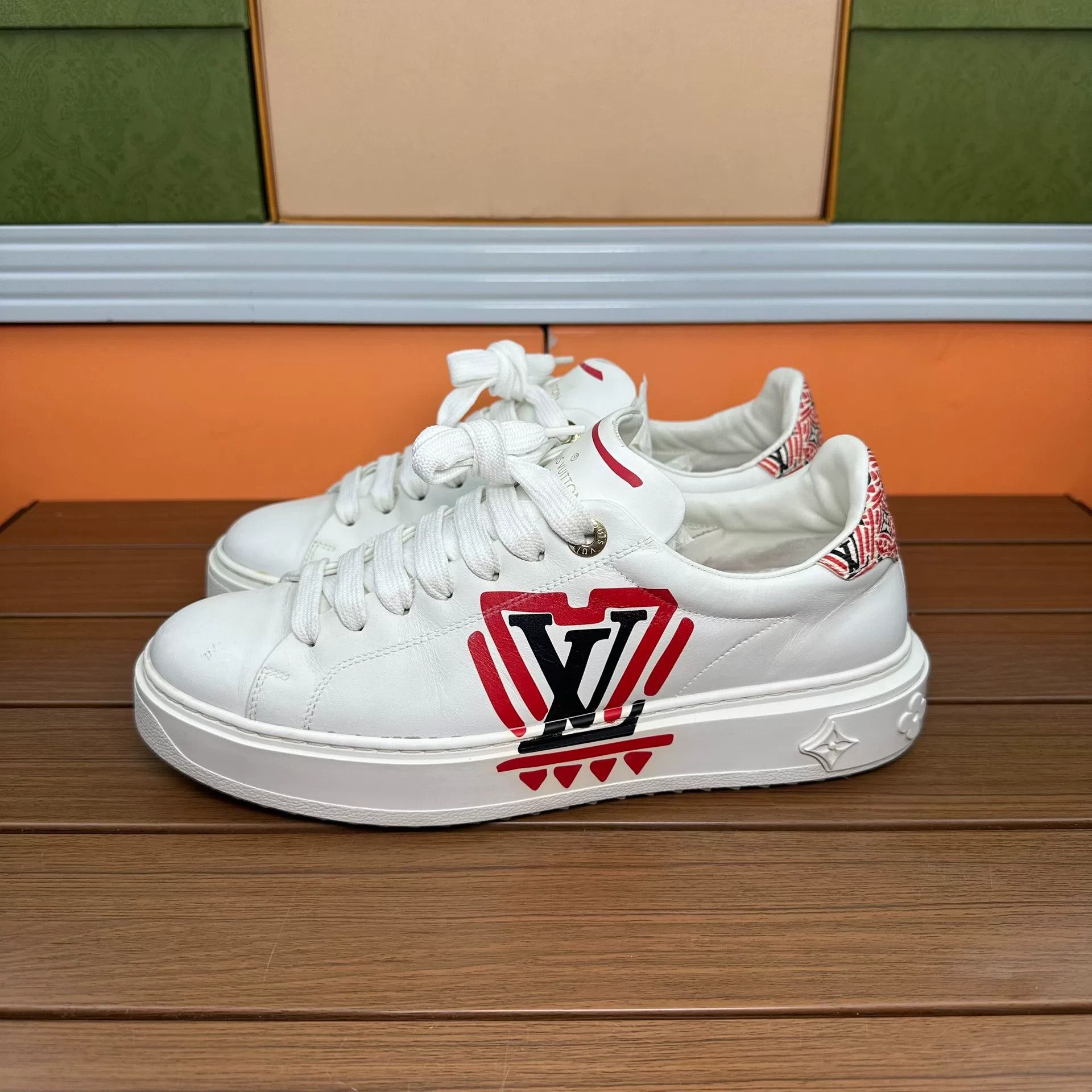 Louis Vuitton Louis Vuitton Lowtop Sneakers it_38-5 Women Size US 8.5 / IT 38.5 - 1 Thumbnail