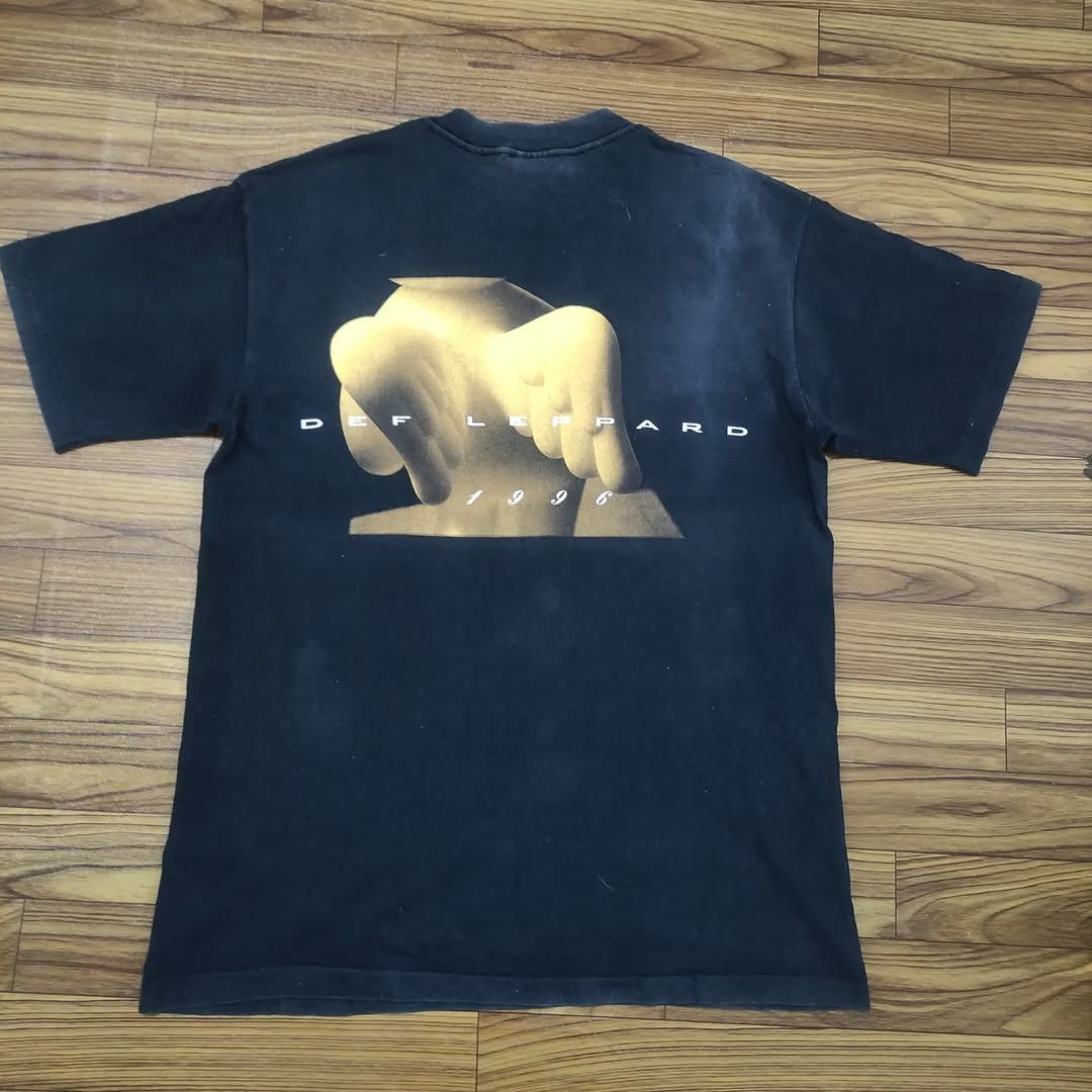Band Tees Vintage 90s Def Lepard Size US L / EU 52-54 / 3 - 4 Thumbnail