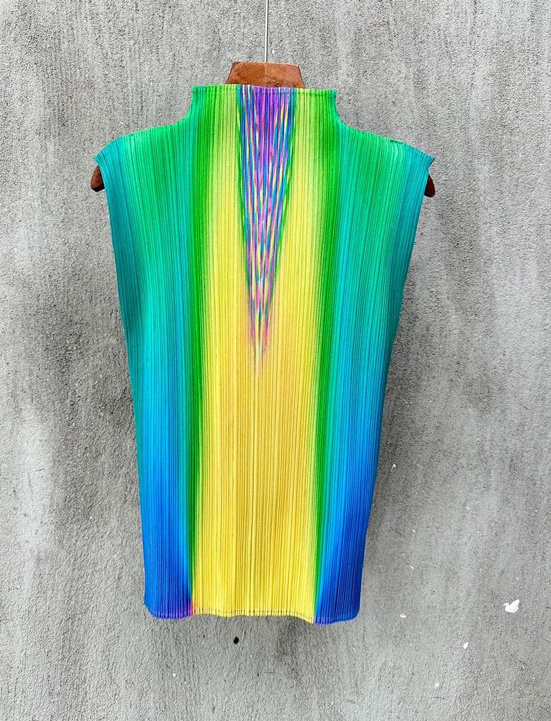 Issey Miyake Issey Miyake Aurora pleated top Size L / US 10 / IT 46 - 1 Thumbnail