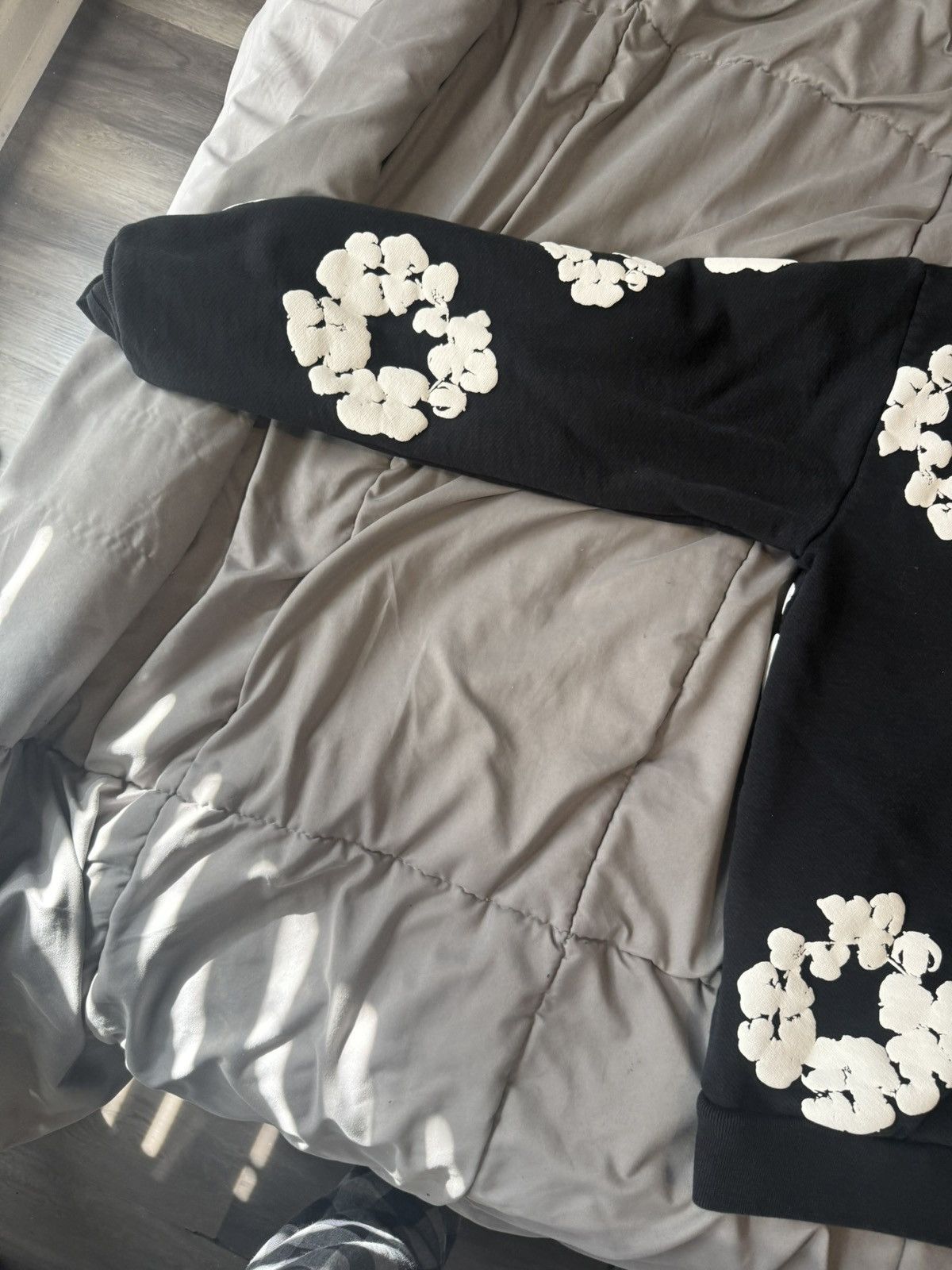 DENIM TEARS The Cotton Wreath Sweatshirt Black Size US S / EU 44-46 / 1 - 3 Thumbnail
