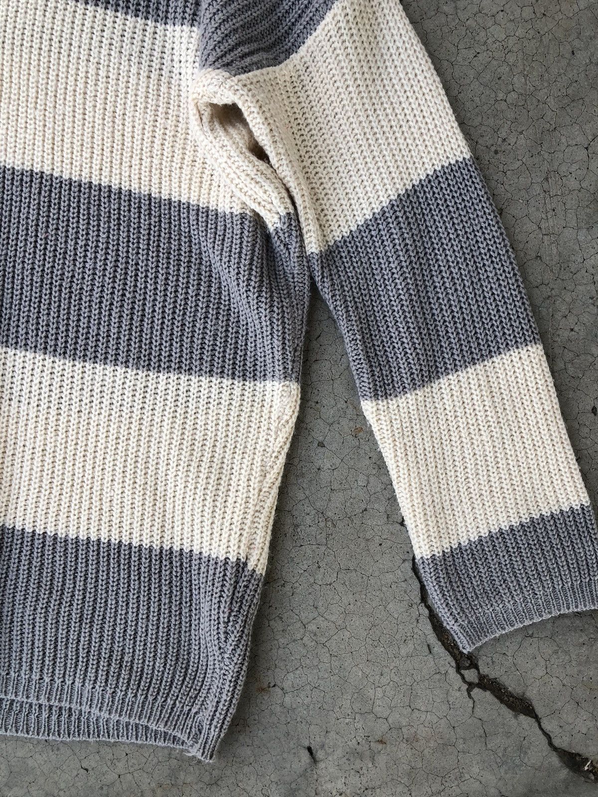 Designer × OVER THE STRiPES CableKnit V Neck Stripe Jumper Pullover Size US XL / EU 56 / 4 - 4 Thumbnail