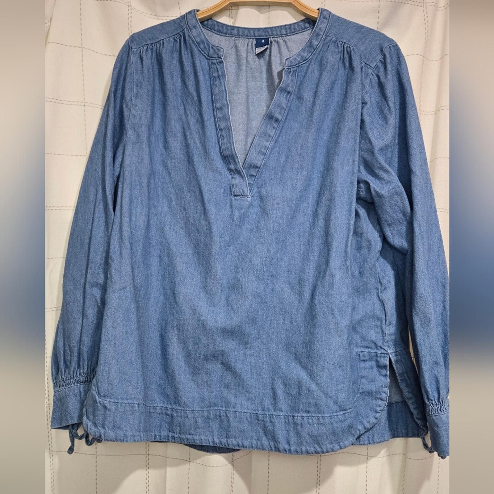 Old Navy Old Navy Denim Chambray Top Size M / US 6-8 / IT 42-44 - 1 Thumbnail