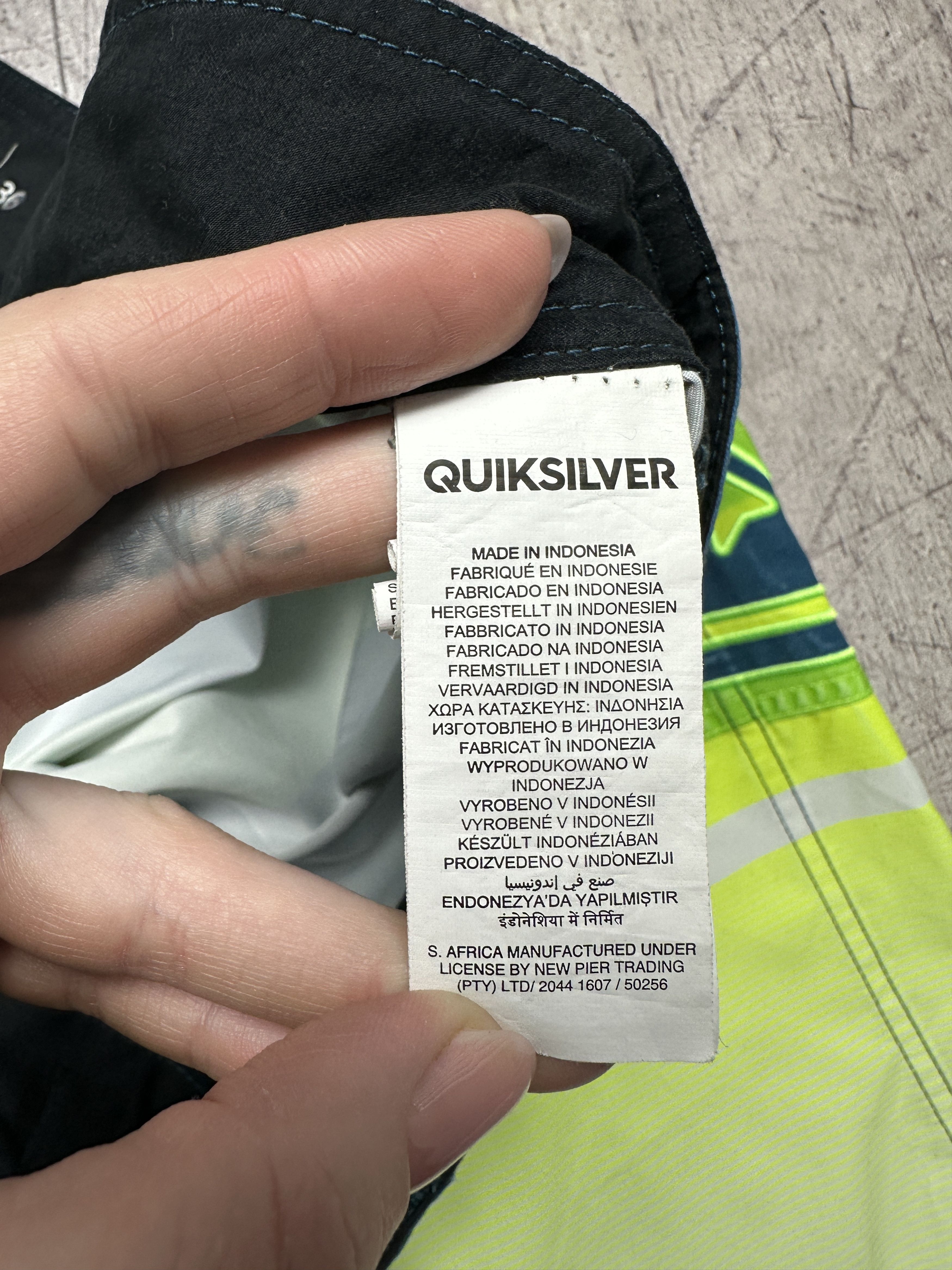 Quiksilver Quiksilver Mens Big Logo Surf Style Swimming Shorts Size US 36 / EU 52 - 5 Thumbnail
